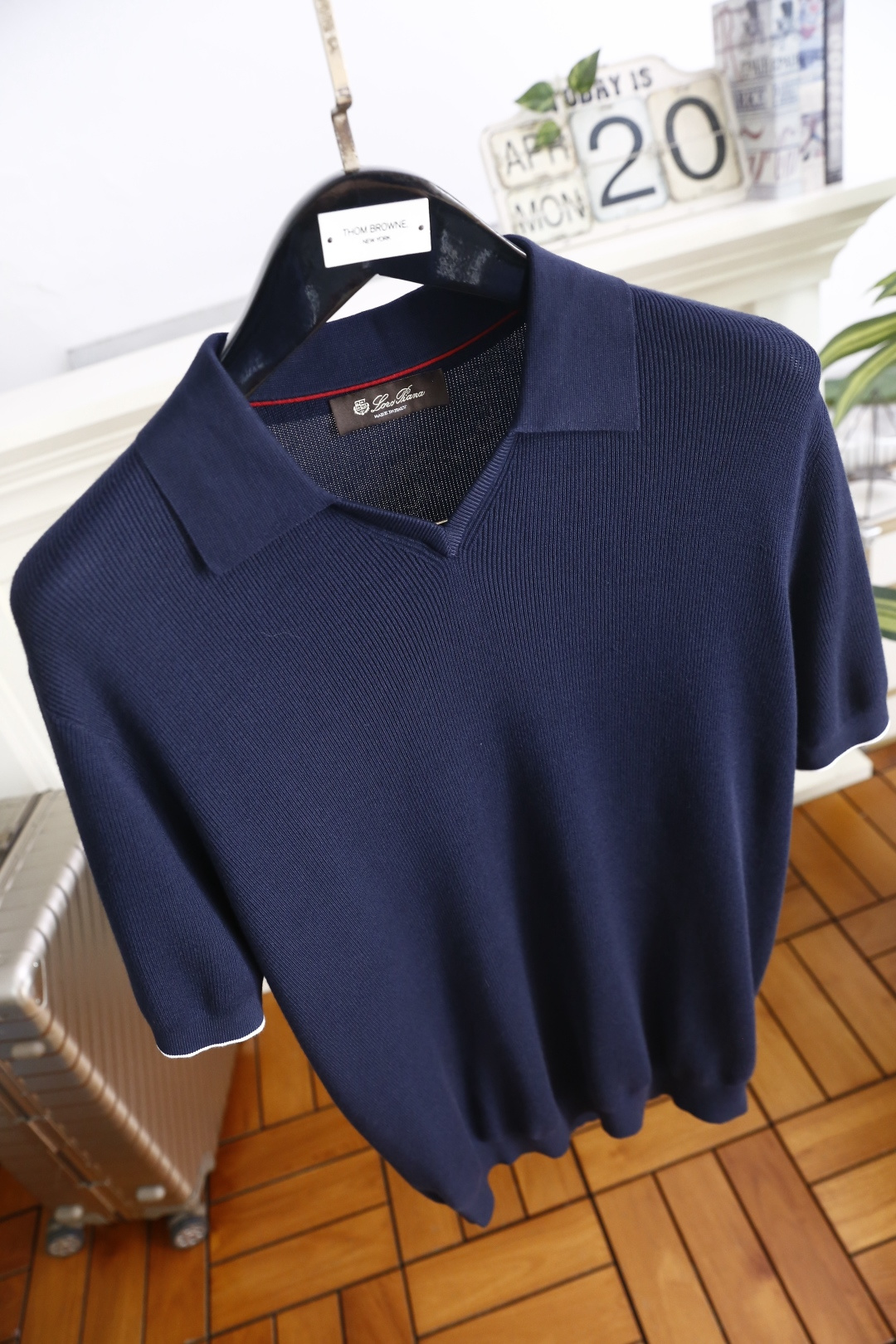 🔥Loro Piana.2026夏季新款🆕时尚男士短袖PoLo衫，采用经典翻领搭配V型开领设计，领口内侧