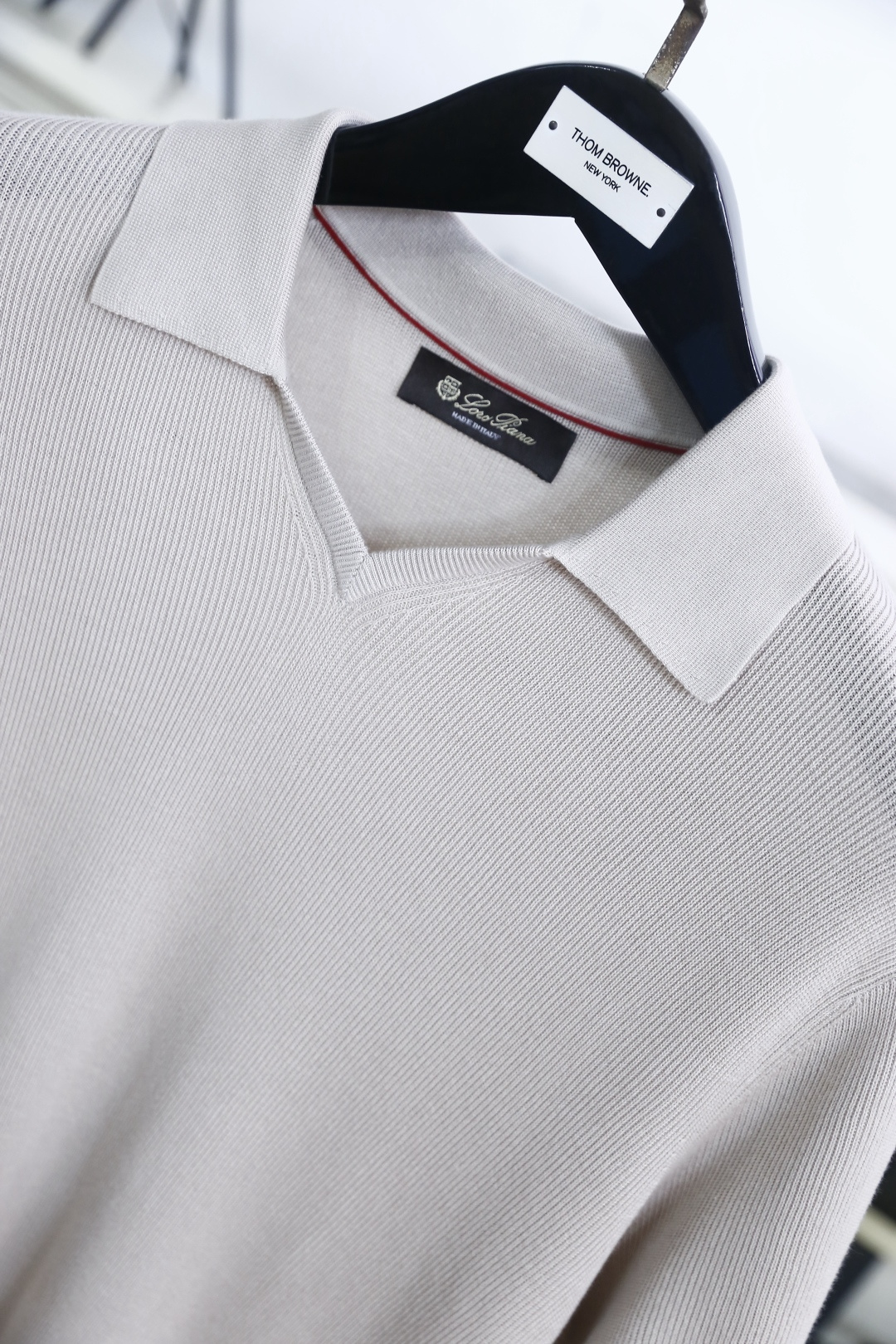 🔥Loro Piana.2026夏季新款🆕时尚男士短袖PoLo衫，采用经典翻领搭配V型开领设计，领口内侧