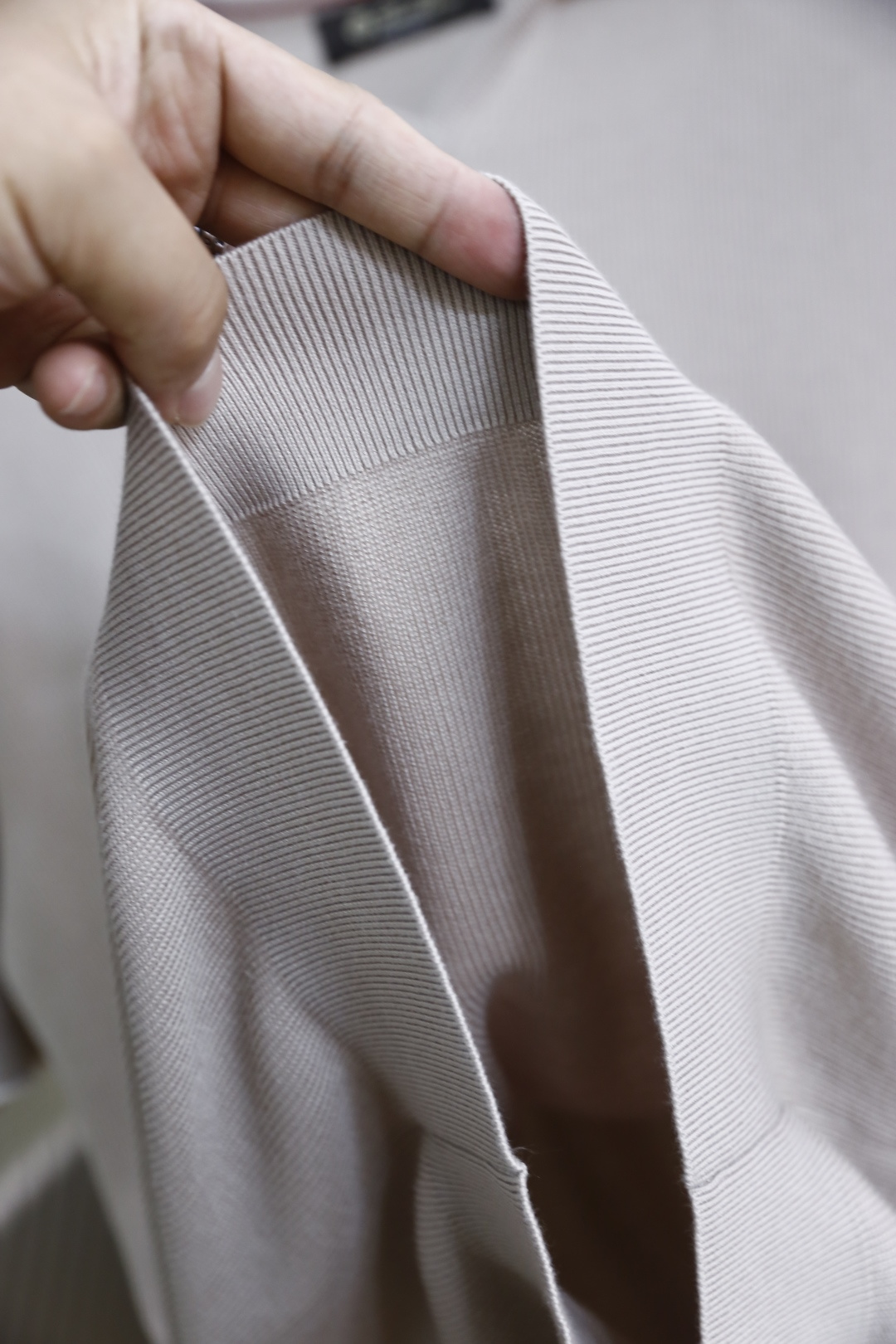 🔥Loro Piana.2026夏季新款🆕时尚男士短袖PoLo衫，采用经典翻领搭配V型开领设计，领口内侧