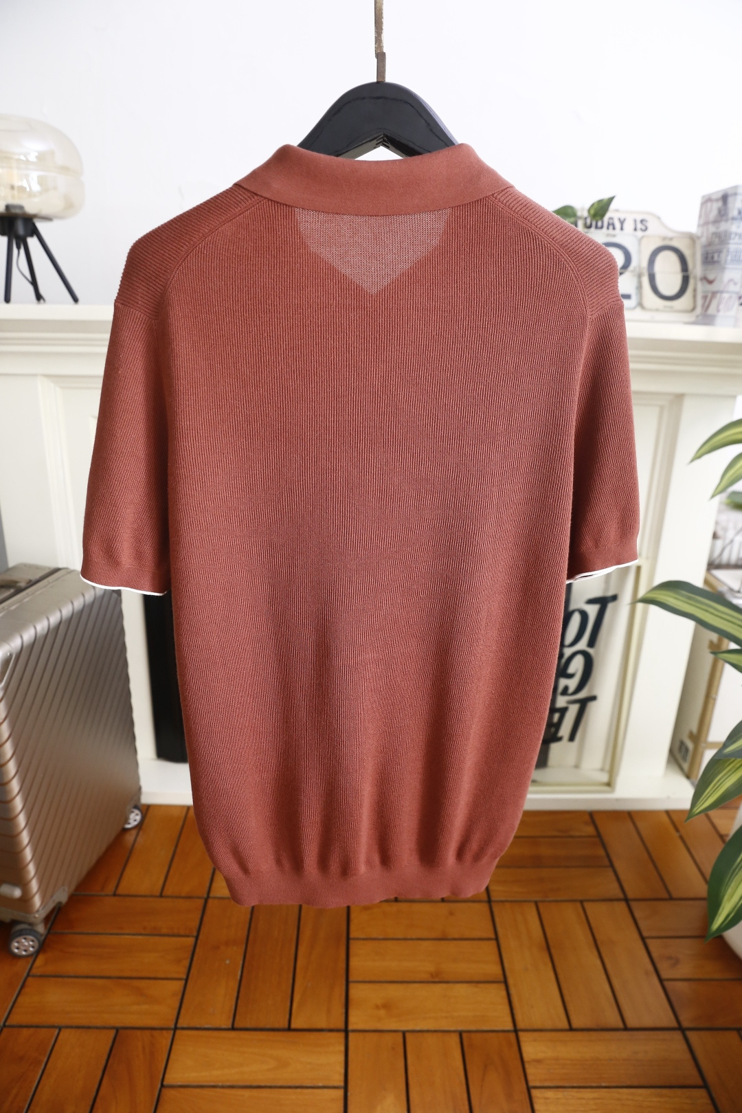 🔥Loro Piana.2026夏季新款🆕时尚男士短袖PoLo衫，采用经典翻领搭配V型开领设计，领口内侧