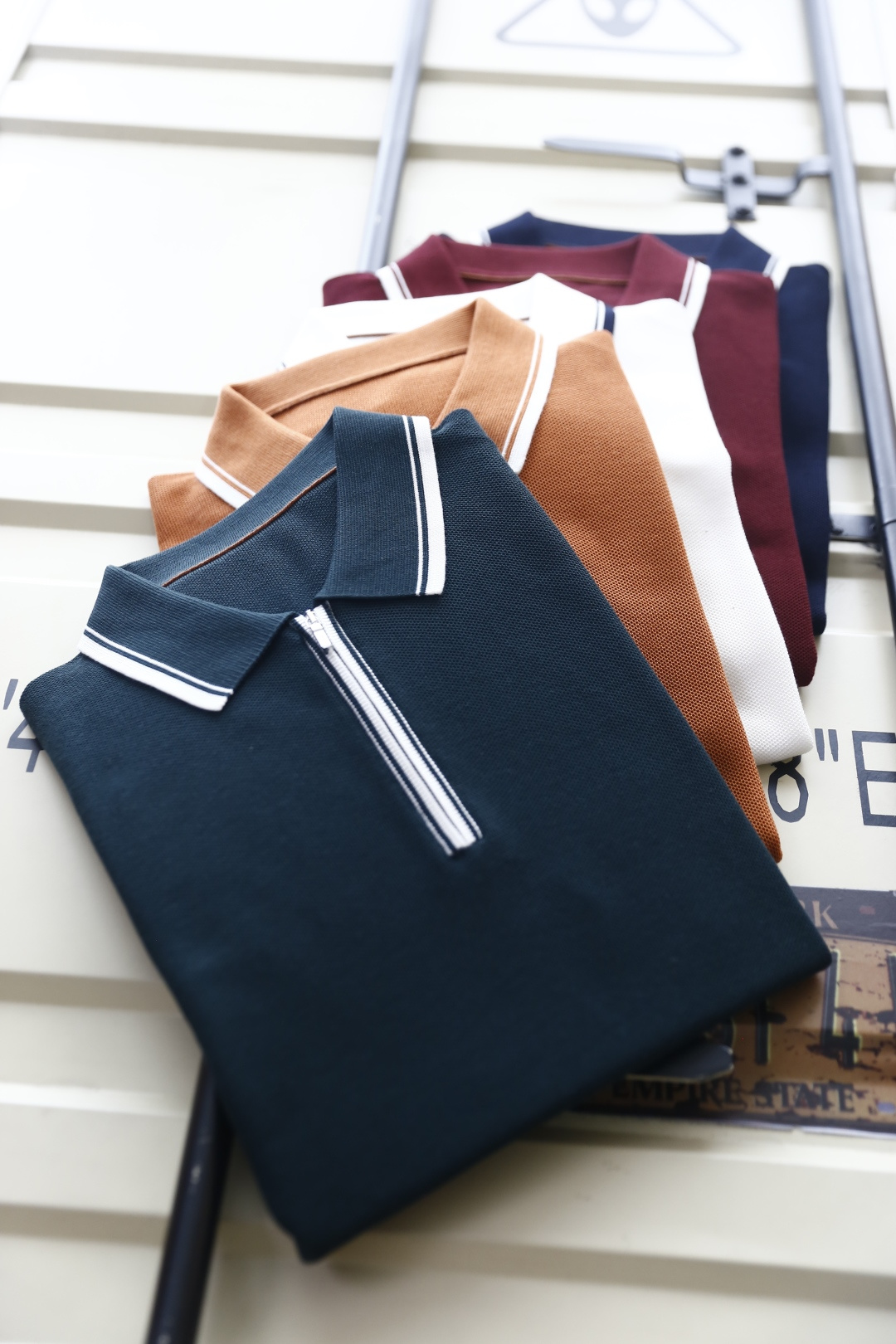 🔥Loro Piana.26夏季新品！时尚男士百搭短袖PoLo衫，采用经典翻领设计，领口边缘饰有双线条装