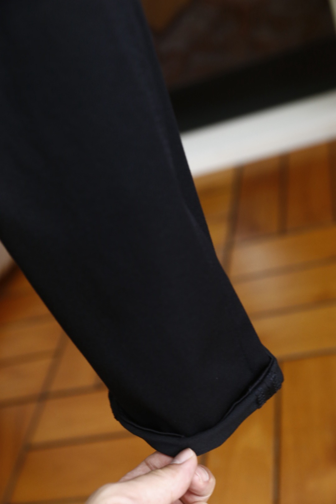 🔥杜嘉班纳.2026春夏新品！时尚男士百搭休闲长裤采用利落修身剪裁，经典五袋款设计兼顾实用性与美观度。后