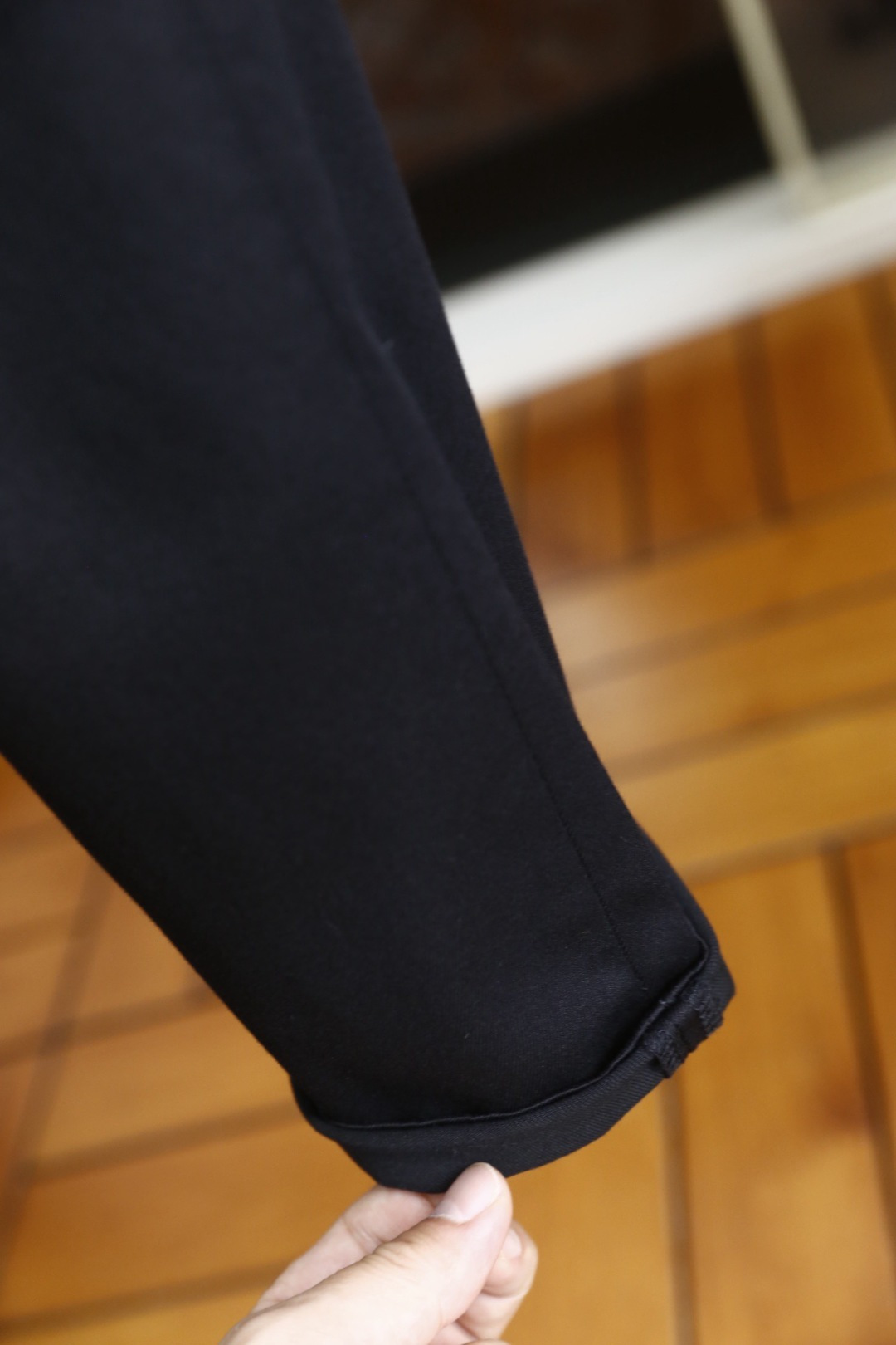 🔥BOSS.26夏季新品！时尚潮流百搭男士休闲长裤采用利落修身剪裁，经典五袋款设计兼顾实用性与颜值。后腰