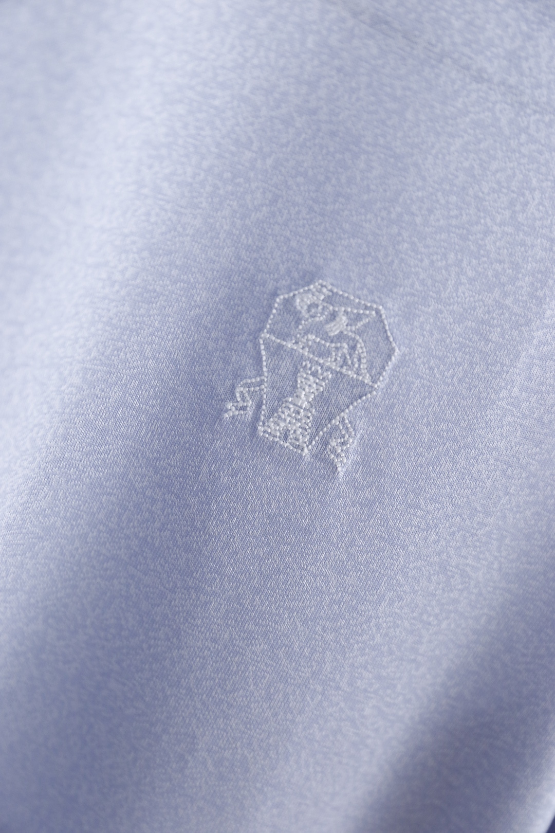 🔥BC.26夏季新品！时尚男士极简风基础T恤，采用利落剪裁打造出松弛而不拖沓的廓形。左胸的精致刺绣标识低