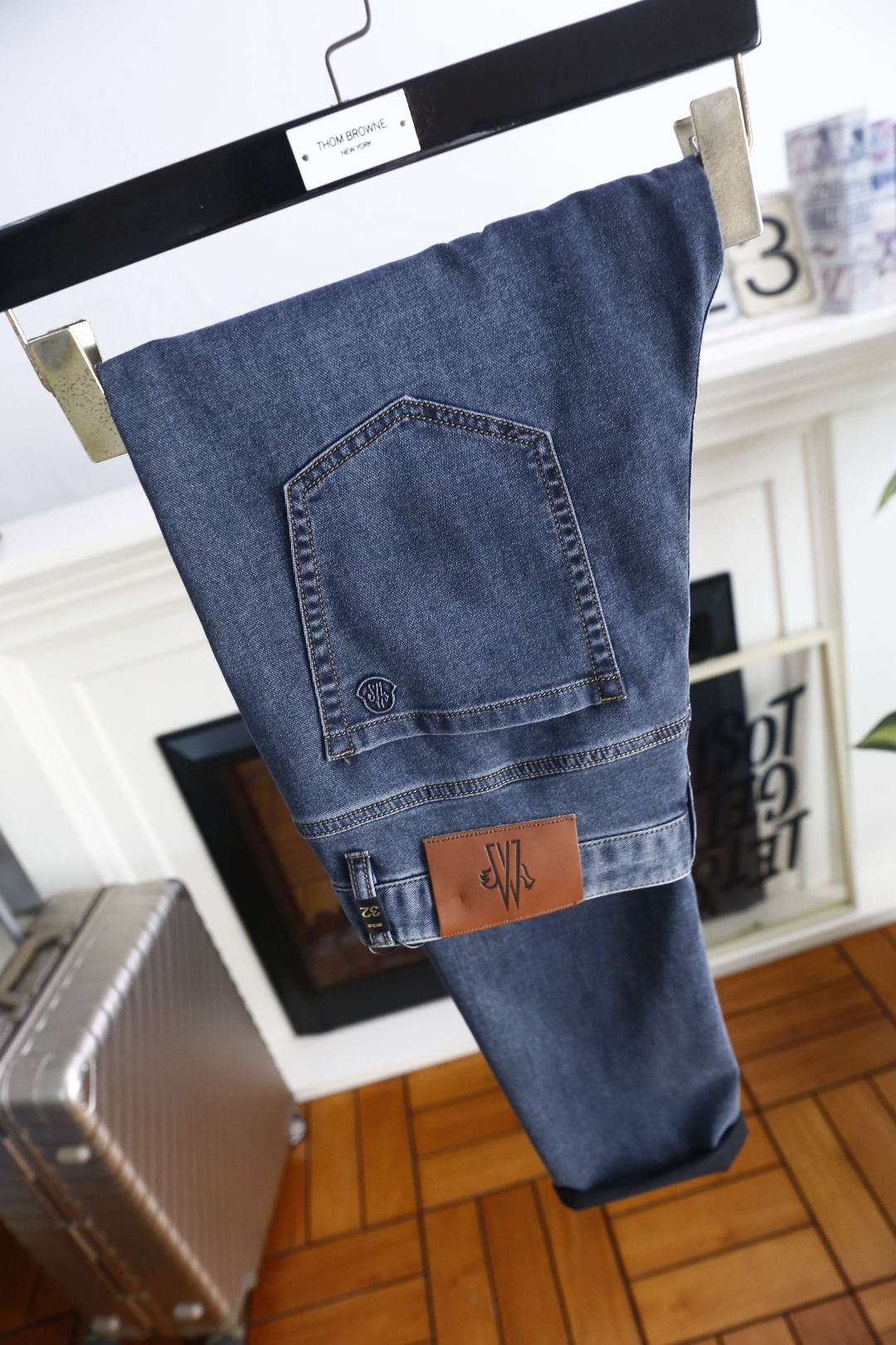 🔥蒙口.26夏季新品！时尚男士经典百搭牛仔裤，利落线条勾勒出利落修身的廓形，修饰腿部线条的同时兼顾自在活