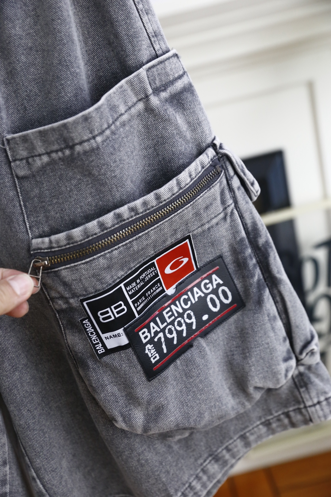 🔥巴黎世家.26夏季新品，时尚男士潮流百搭短裤👍潮酷工装廓形自带随性气场，抽绳腰头兼顾舒适与贴合度。立体