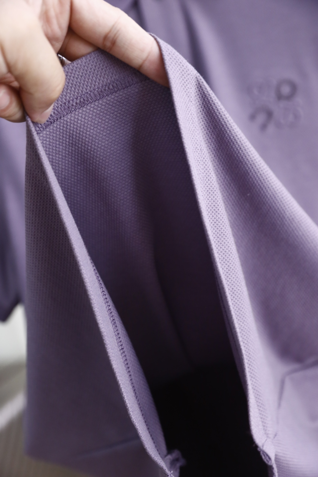 🔥罗意威.26夏季新品，时尚男士经典百搭翻领POLO衫👍利落剪裁勾勒挺括廓形，经典翻领搭配门襟扣设计，兼