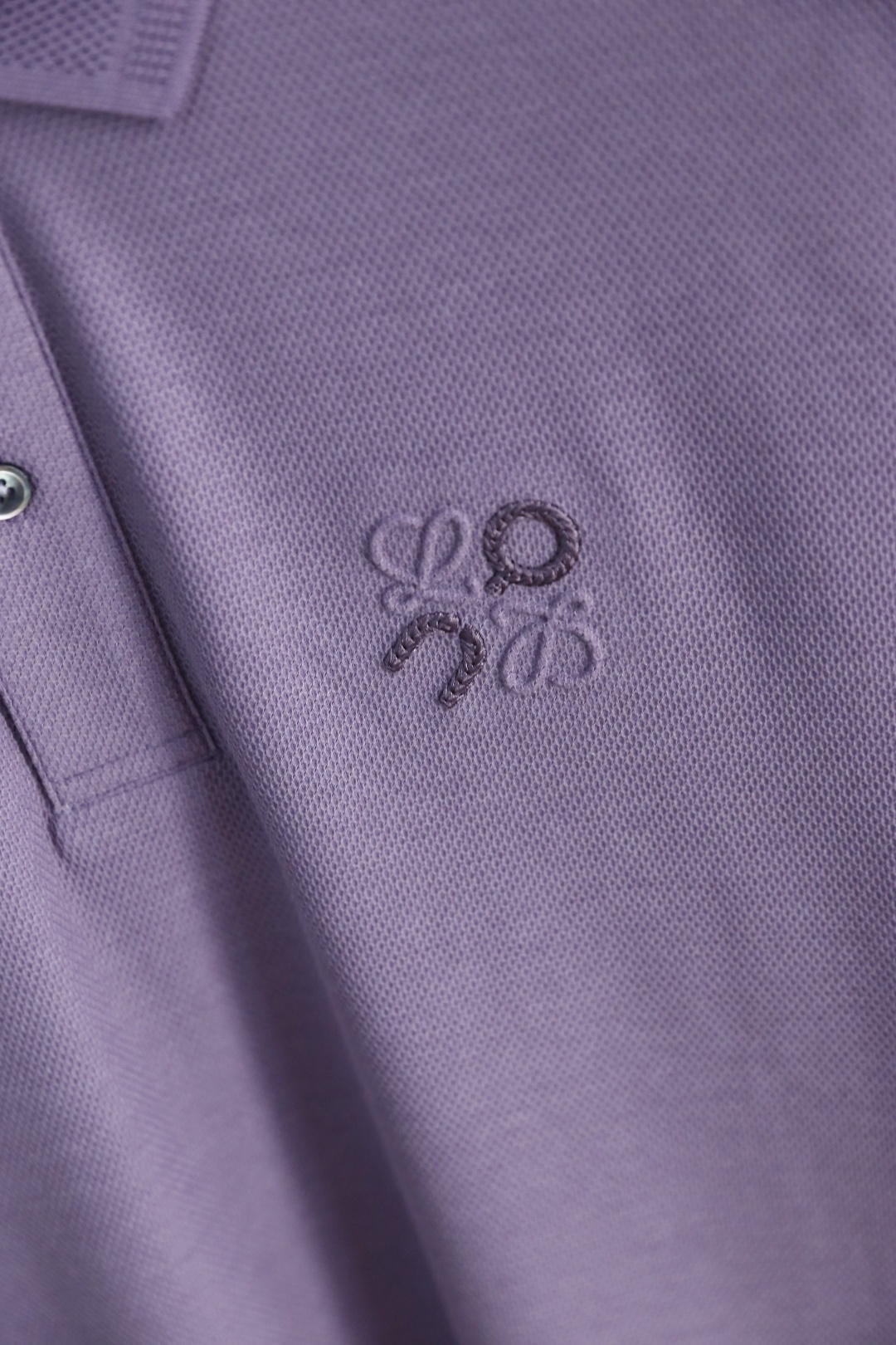 🔥罗意威.26夏季新品，时尚男士经典百搭翻领POLO衫👍利落剪裁勾勒挺括廓形，经典翻领搭配门襟扣设计，兼