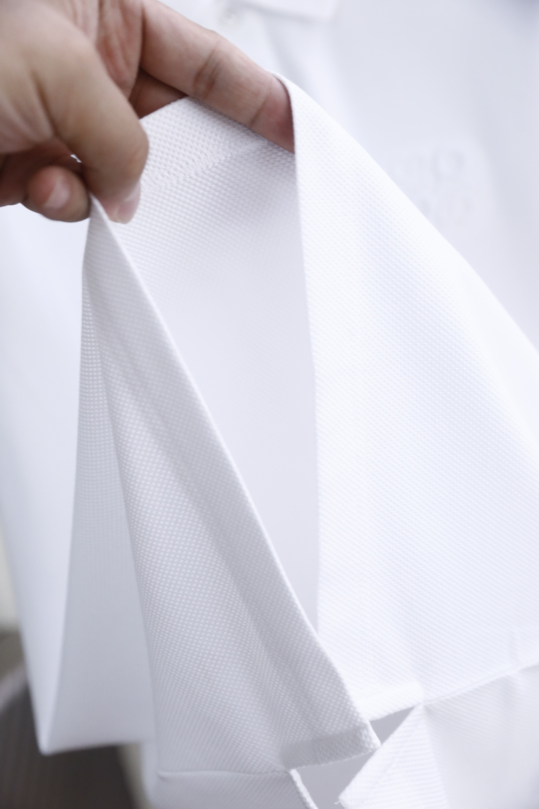 🔥罗意威.26夏季新品，时尚男士经典百搭翻领POLO衫👍利落剪裁勾勒挺括廓形，经典翻领搭配门襟扣设计，兼