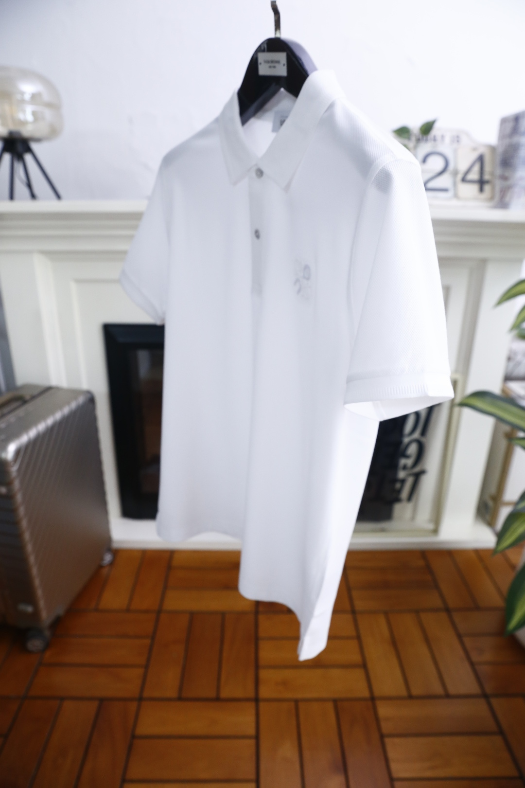 🔥罗意威.26夏季新品，时尚男士经典百搭翻领POLO衫👍利落剪裁勾勒挺括廓形，经典翻领搭配门襟扣设计，兼