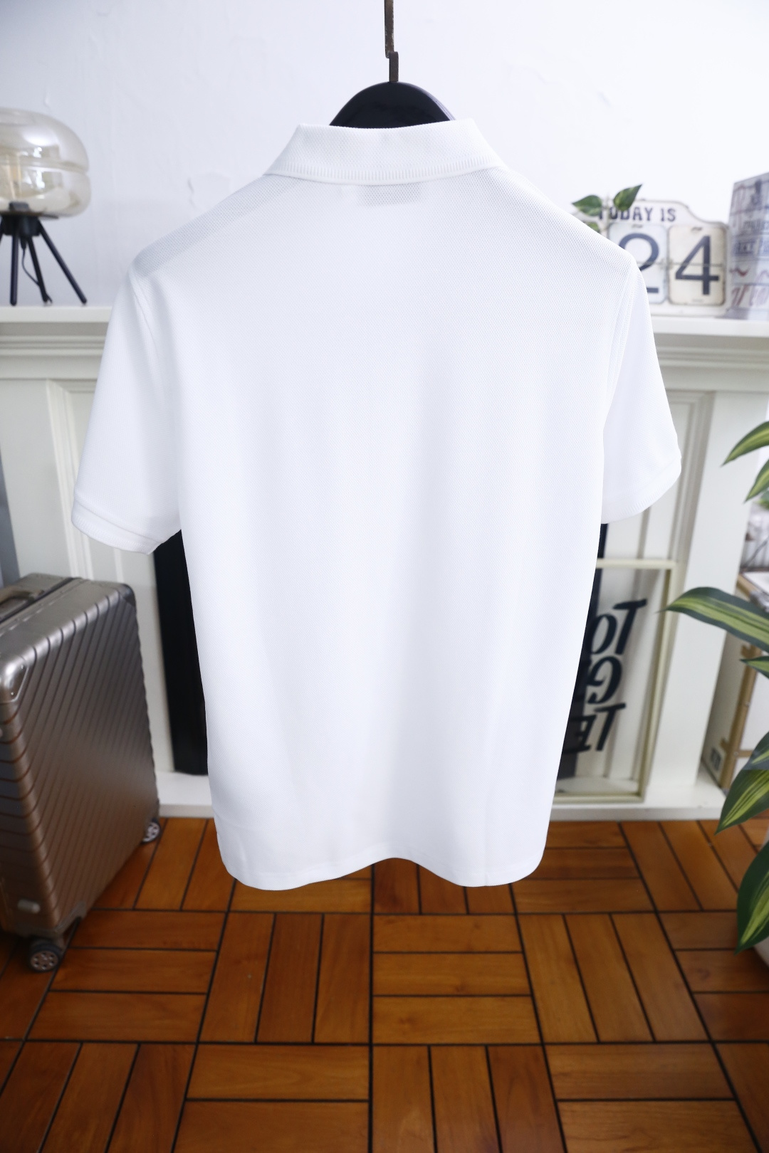 🔥罗意威.26夏季新品，时尚男士经典百搭翻领POLO衫👍利落剪裁勾勒挺括廓形，经典翻领搭配门襟扣设计，兼