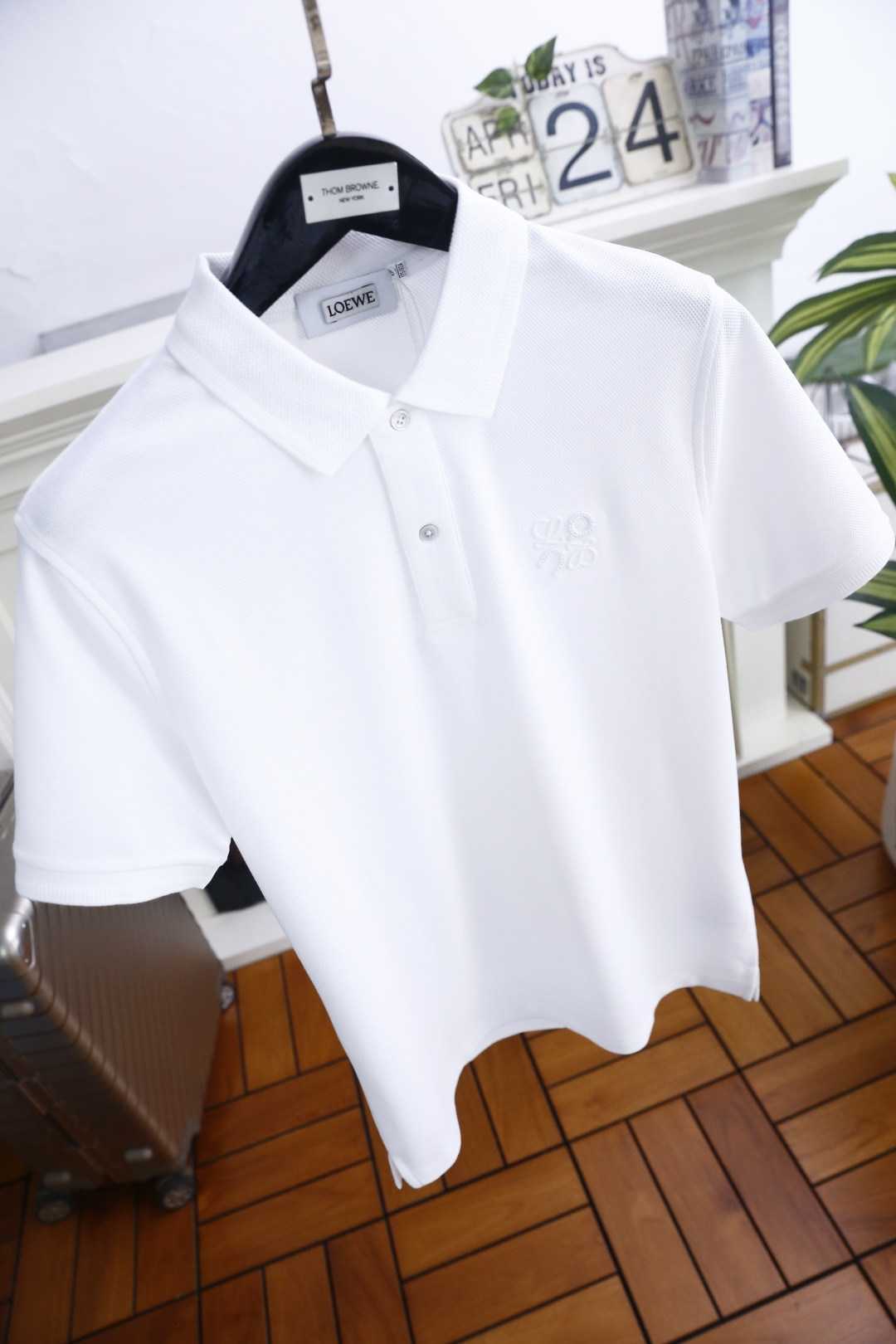 🔥罗意威.26夏季新品，时尚男士经典百搭翻领POLO衫👍利落剪裁勾勒挺括廓形，经典翻领搭配门襟扣设计，兼