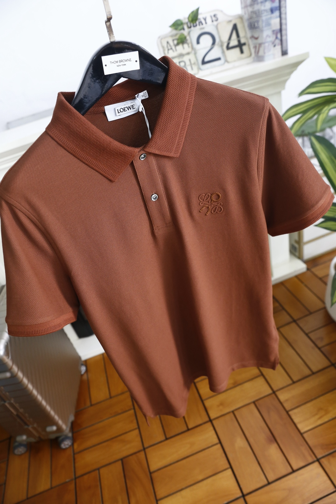 🔥罗意威.26夏季新品，时尚男士经典百搭翻领POLO衫👍利落剪裁勾勒挺括廓形，经典翻领搭配门襟扣设计，兼