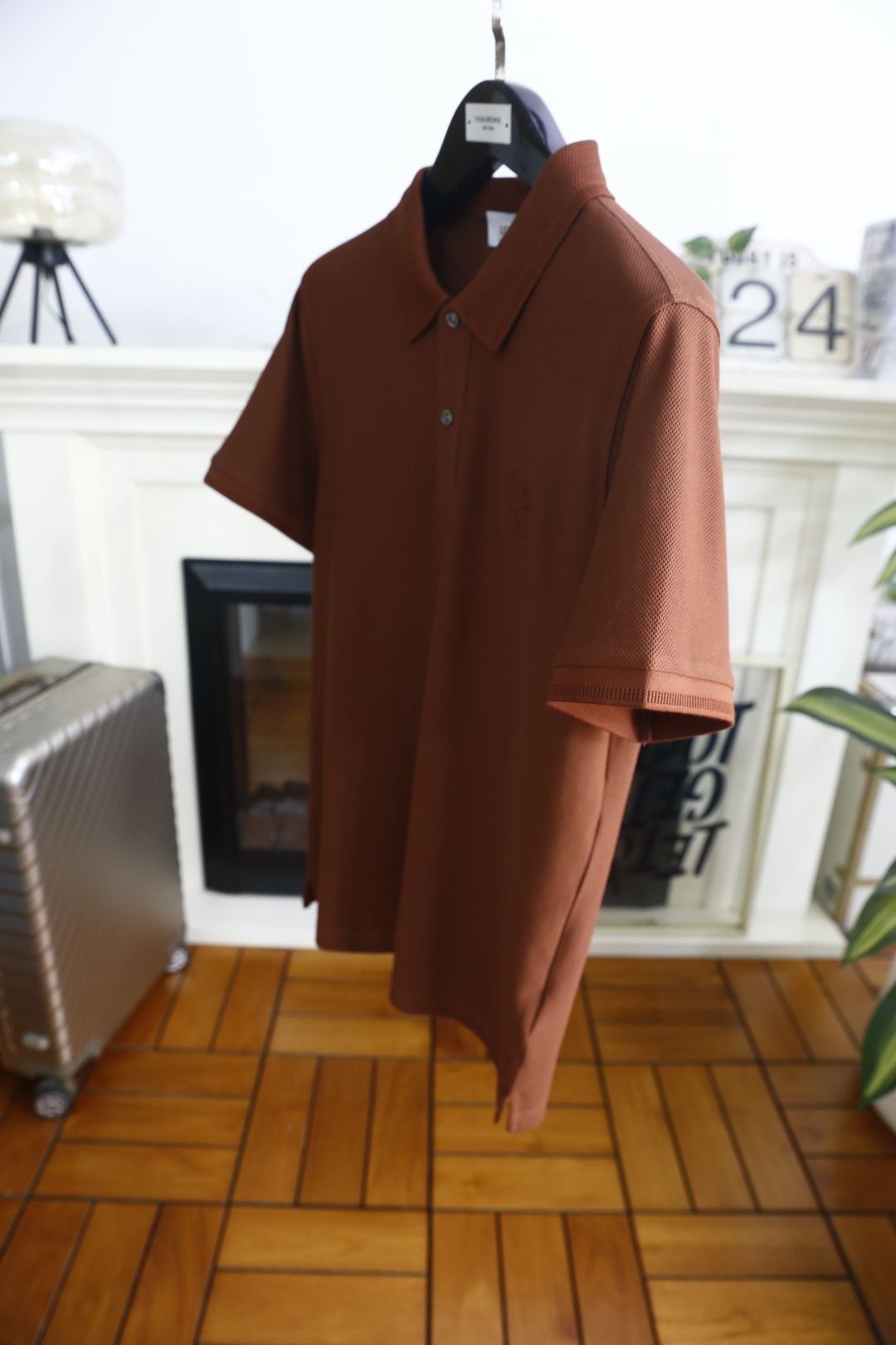 🔥罗意威.26夏季新品，时尚男士经典百搭翻领POLO衫👍利落剪裁勾勒挺括廓形，经典翻领搭配门襟扣设计，兼