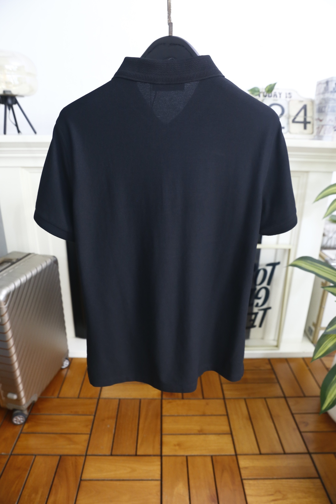 🔥罗意威.26夏季新品，时尚男士经典百搭翻领POLO衫👍利落剪裁勾勒挺括廓形，经典翻领搭配门襟扣设计，兼