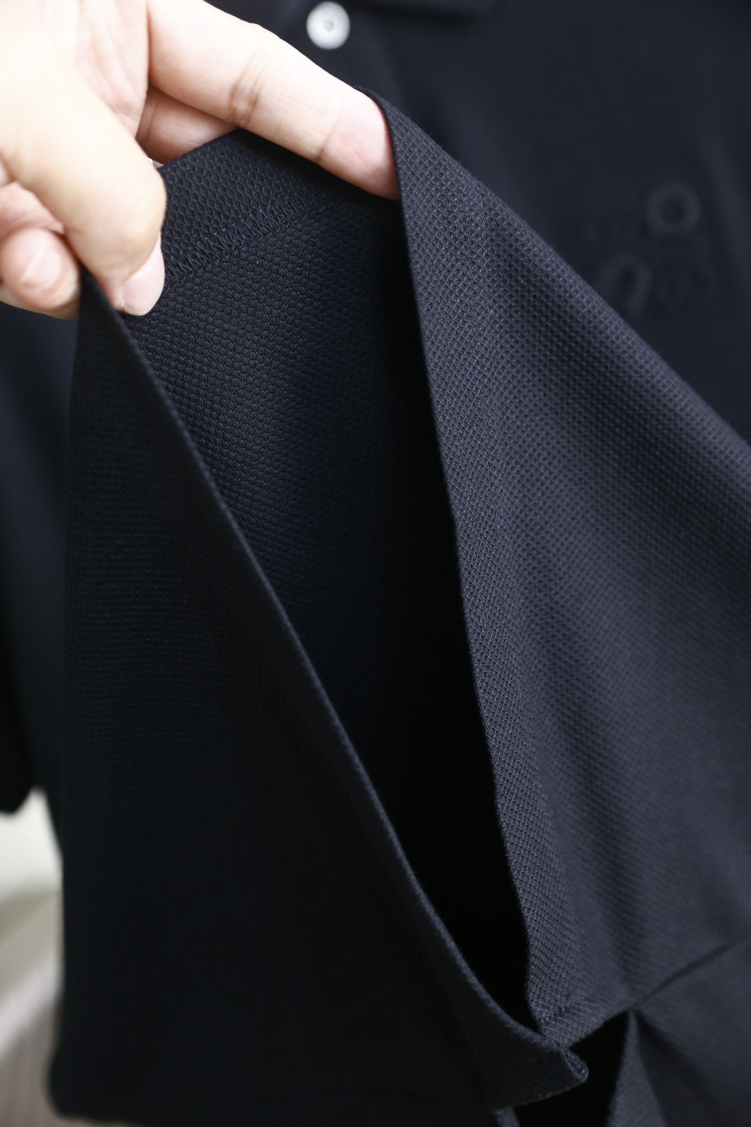 🔥罗意威.26夏季新品，时尚男士经典百搭翻领POLO衫👍利落剪裁勾勒挺括廓形，经典翻领搭配门襟扣设计，兼