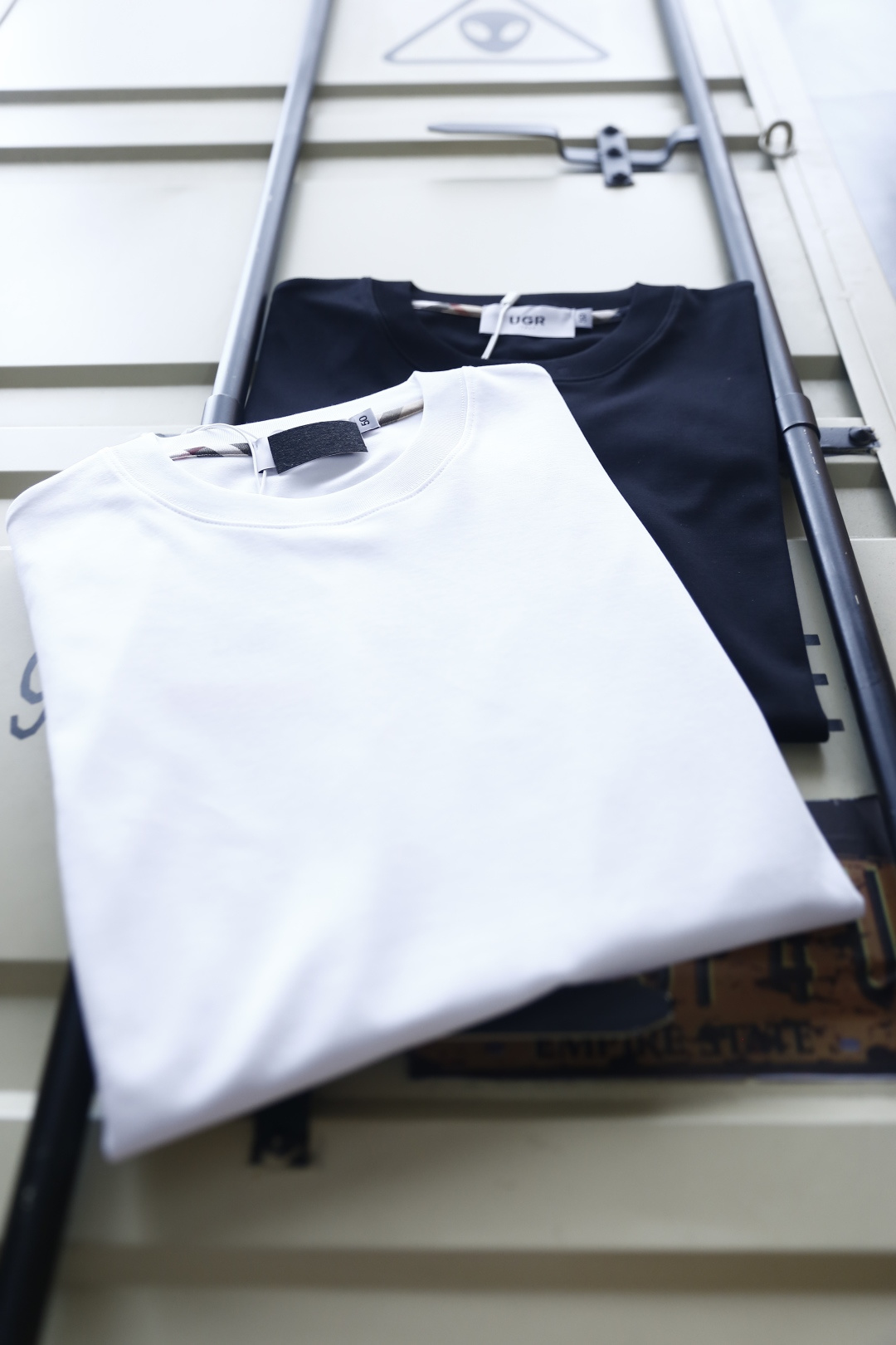 🔥巴宝丽.26夏季新品，男士经典百搭圆领短袖👍采用天丝长绒棉面料，利落廓形打造松弛高级质感，经典圆领设计