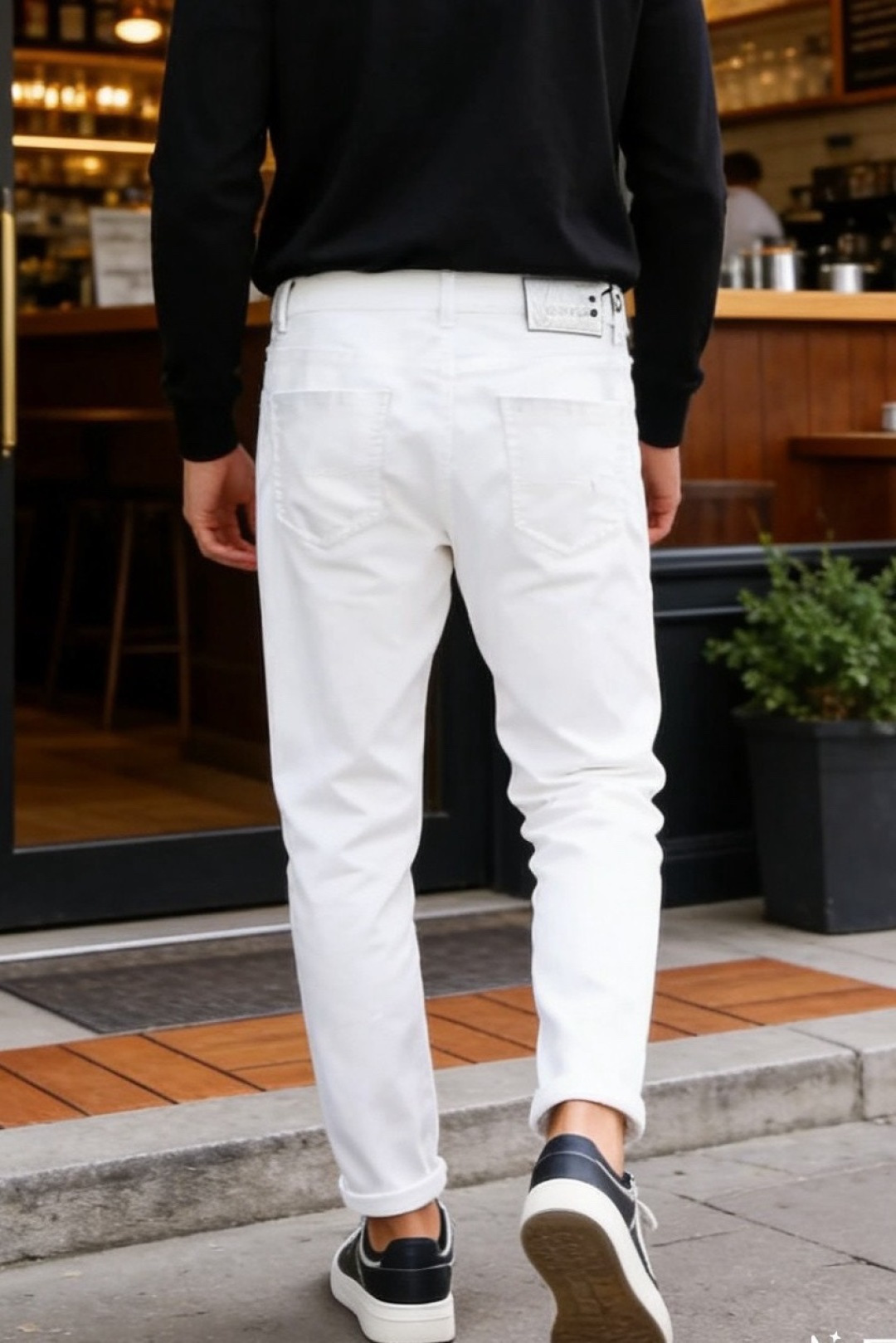 NO:830888,Fan Size. New products for spring and summer 2026!  Fashionable men's all-match casual pants adopt neat three-dimensional tailoring, optimize the line direction, take into account comfort and fit, and easily modify the leg shape. The exquisite logo embellishment on the back pocket enhances recognition in a low-key manner. The brand leather tag on the back waist has exquisite details, neat and solid routing, showing a sense of quality. The trouser legs can be folded at will, adapting to different shoe styles and wearing scenarios. Whether it is daily commuting or casual outings, it can be easily controlled to create a clean and neat look!  Sizes 28-38, 35 available!  Ships next day!  ,,versace,19860909范思泽. 2026春夏新品！时尚男士百搭休闲裤采用利落的立体剪裁,优化线条走向,兼顾舒适与版型,轻松修饰腿型.后袋的精致标识点缀,低调提升辨识度.后腰品牌皮牌细节考究,走线工整扎实,尽显品质感.裤脚可随心翻折,适配不同鞋款与穿搭场景,无论是日常通勤还是休闲出街,都能轻松驾驭,打造干净利落的造型！尺码28-38,有35！隔天出货！,,versace,,Men's clothing