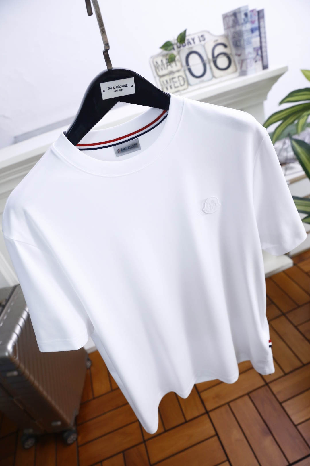 🔥蒙口. 26夏季新品！时尚轻奢高阶男士圆领短袖T恤，简约大气的经典圆领，贴合颈部线条，舒适贴合不易变形。利落得体的正常
