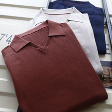 🔥Loro piana. 2026夏季新款🆕时尚男士短袖Polo衫,采用经典翻领搭配V型开领设计,领口内侧带有撞色细节点 🔥Loro piana. 2026夏季新款🆕时尚男士短袖Polo衫,采用经典翻领搭配V型开领设计,领口内侧带有撞色细节点
