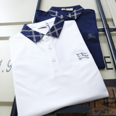 🔥巴宝莉. 26夏季新品!时尚男士百搭翻领POLO衫👍撞色格纹翻领搭配门襟排扣设计,左胸精致小马刺绣点缀细节,袖口双条纹 🔥巴宝莉. 26夏季新品!时尚男士百搭翻领POLO衫👍撞色格纹翻领搭配门襟排扣设计,左胸精致小马刺绣点缀细节,袖口双条纹