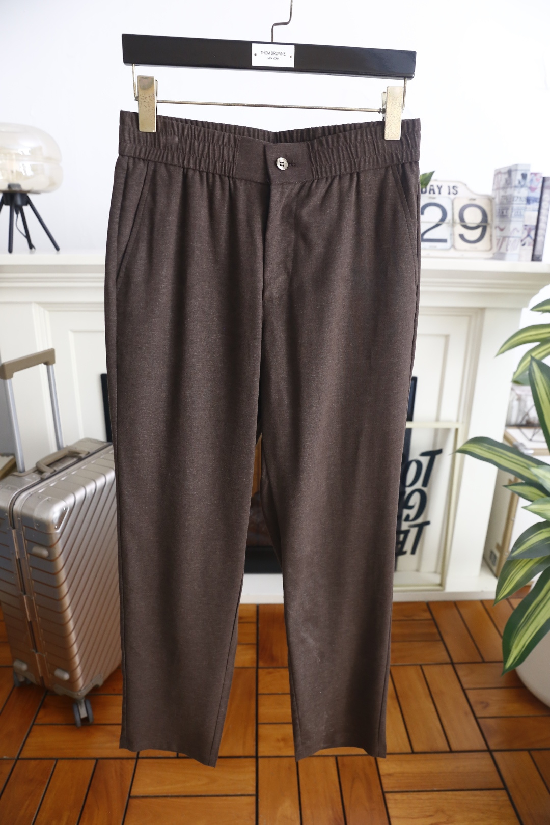 🔥Loro piana. 26夏季新品!时尚男士百搭休闲裤👍采用松紧腰头设计省去多余系带束缚,穿脱便捷,腰腹褶皱自然舒展 🔥Loro piana. 26夏季新品!时尚男士百搭休闲裤👍采用松紧腰头设计省去多余系带束缚,穿脱便捷,腰腹褶皱自然舒展