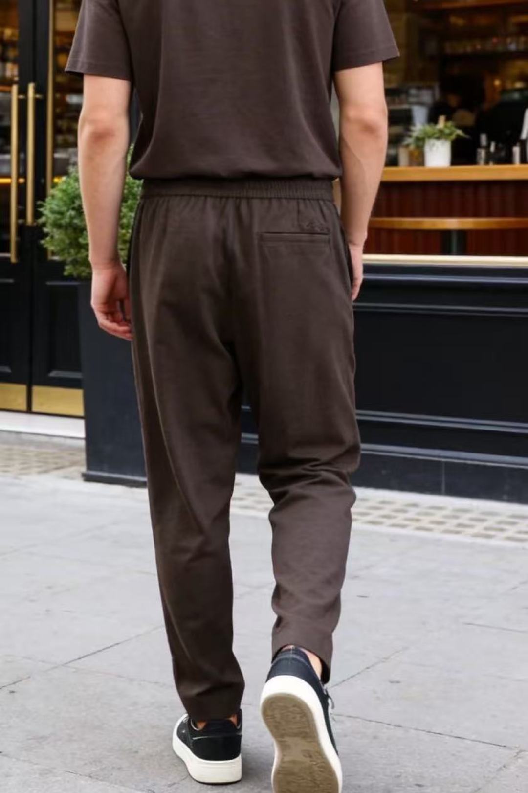 🔥Loro piana. 26夏季新品！时尚男士百搭休闲裤👍采用松紧腰头设计省去多余系带束缚，穿脱便捷，腰腹褶皱自然舒展