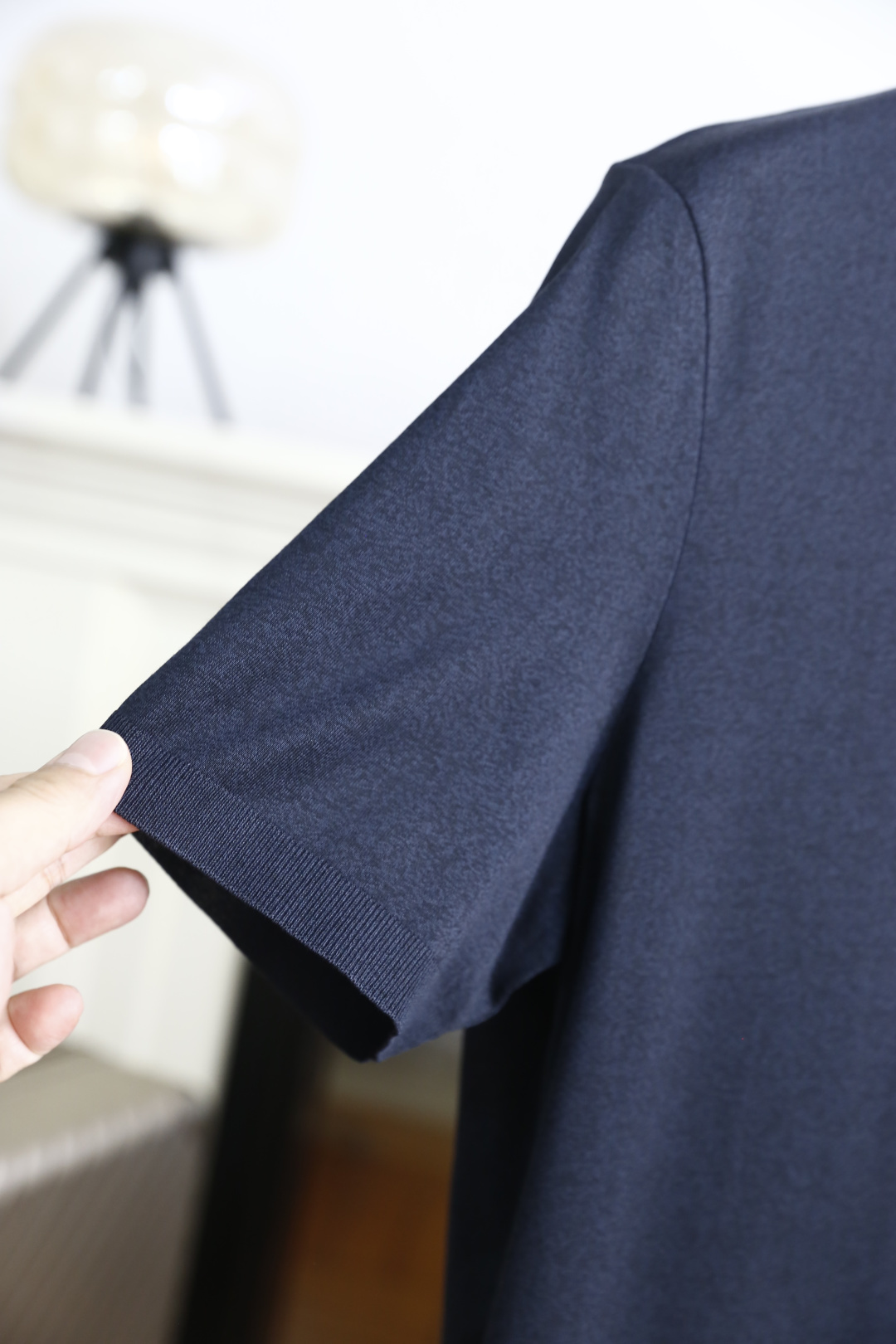 🔥Loro piana. 26夏季新品！时尚男士百搭短袖T恤采用经典圆领设计，打造简约利落的基础版型，适配多元穿搭场景。