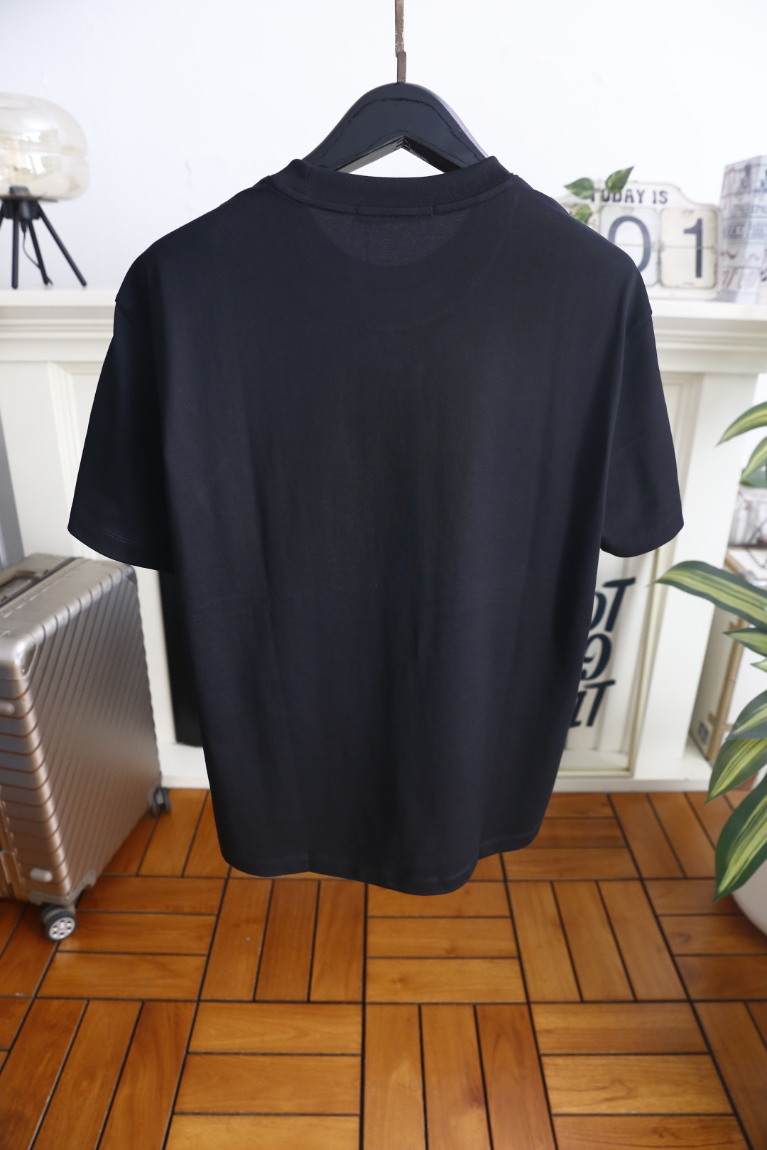 🔥Dolce&Gabbana/杜嘉班纳.26夏季新品！时尚男士百搭圆领短袖T恤，胸前印有品牌标志性皇冠、