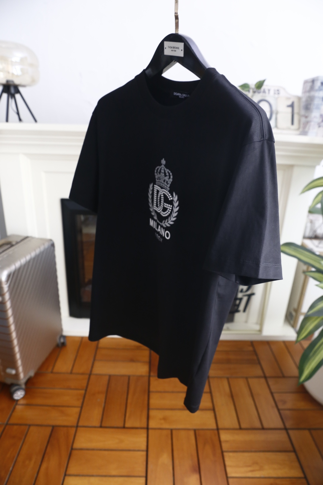 🔥Dolce&Gabbana/杜嘉班纳.26夏季新品！时尚男士百搭圆领短袖T恤，胸前印有品牌标志性皇冠、