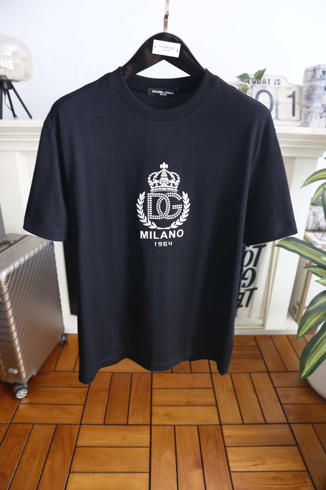 🔥Dolce&Gabbana/杜嘉班纳.26夏季新品！时尚男士百搭圆领短袖T恤，胸前印有品牌标志性皇冠、