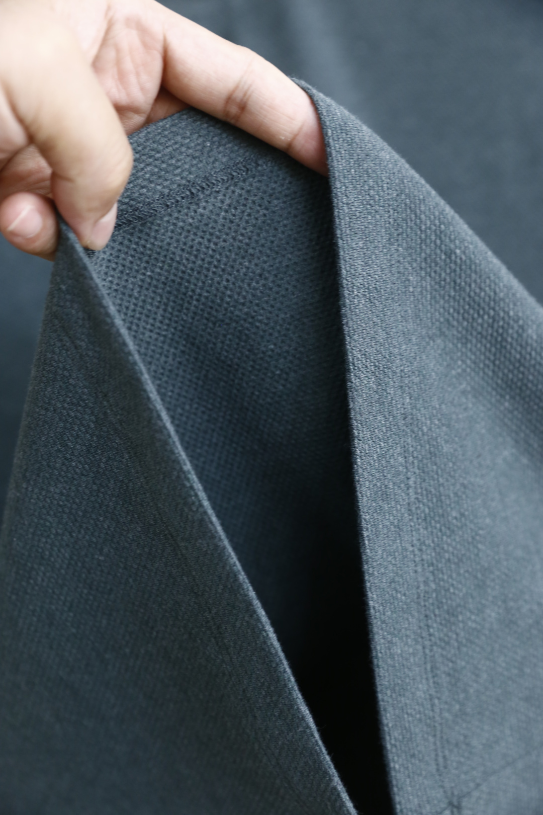 🔥Loro Piana.26夏季新品！时尚男士休闲短袖T恤，采用经典圆领设计，领口与袖口以撞色双线条做包
