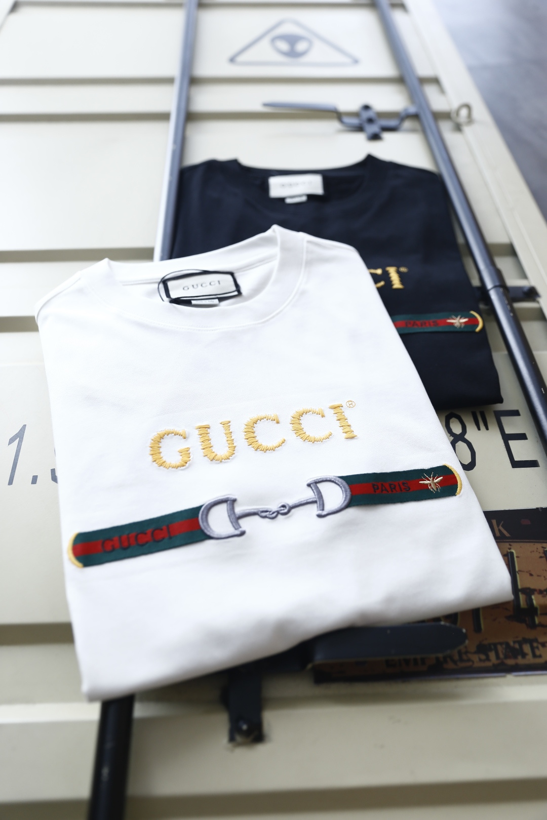 🔥古驰.26夏季新品！时尚男士百搭T恤👍采用经典圆领与短袖设计，版型宽松不挑身形，上身自在无束缚。正面以