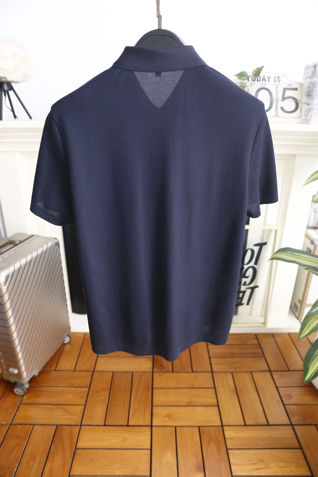 🔥蒙口.26夏季新品！时尚男士百搭POLO衫采用经典翻领设计，搭配门襟纽扣开合，穿脱便捷又不失利落感。左