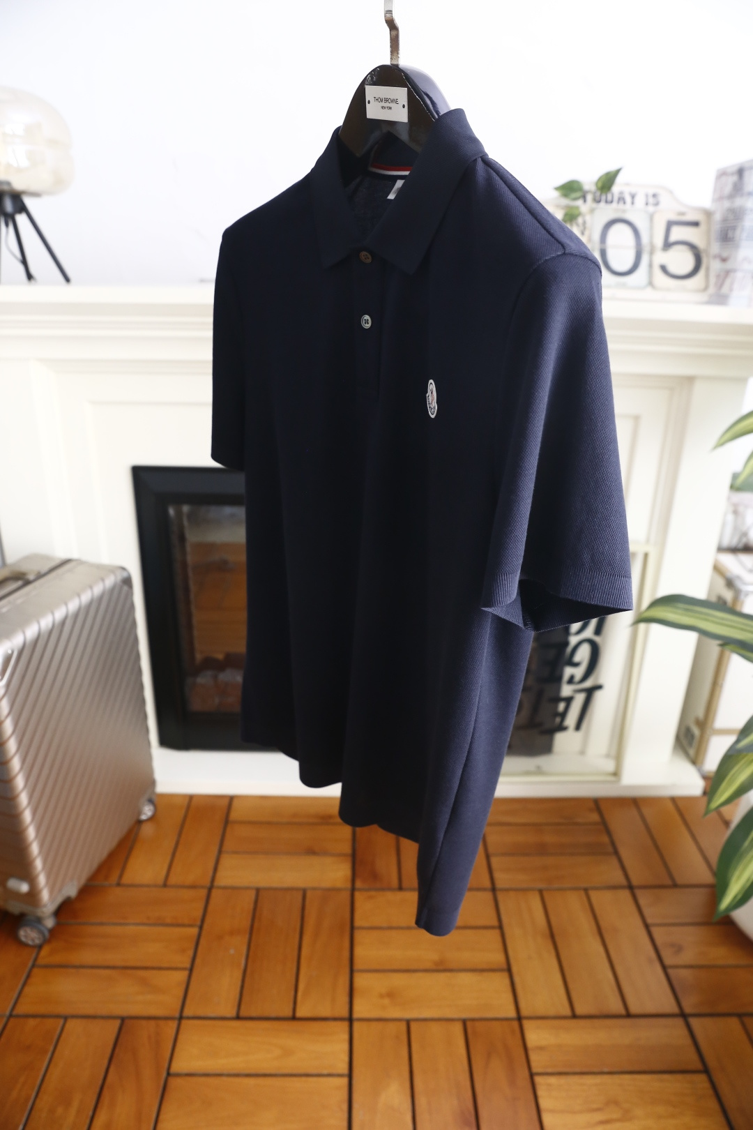 🔥蒙口.26夏季新品！时尚男士百搭POLO衫采用经典翻领设计，搭配门襟纽扣开合，穿脱便捷又不失利落感。左