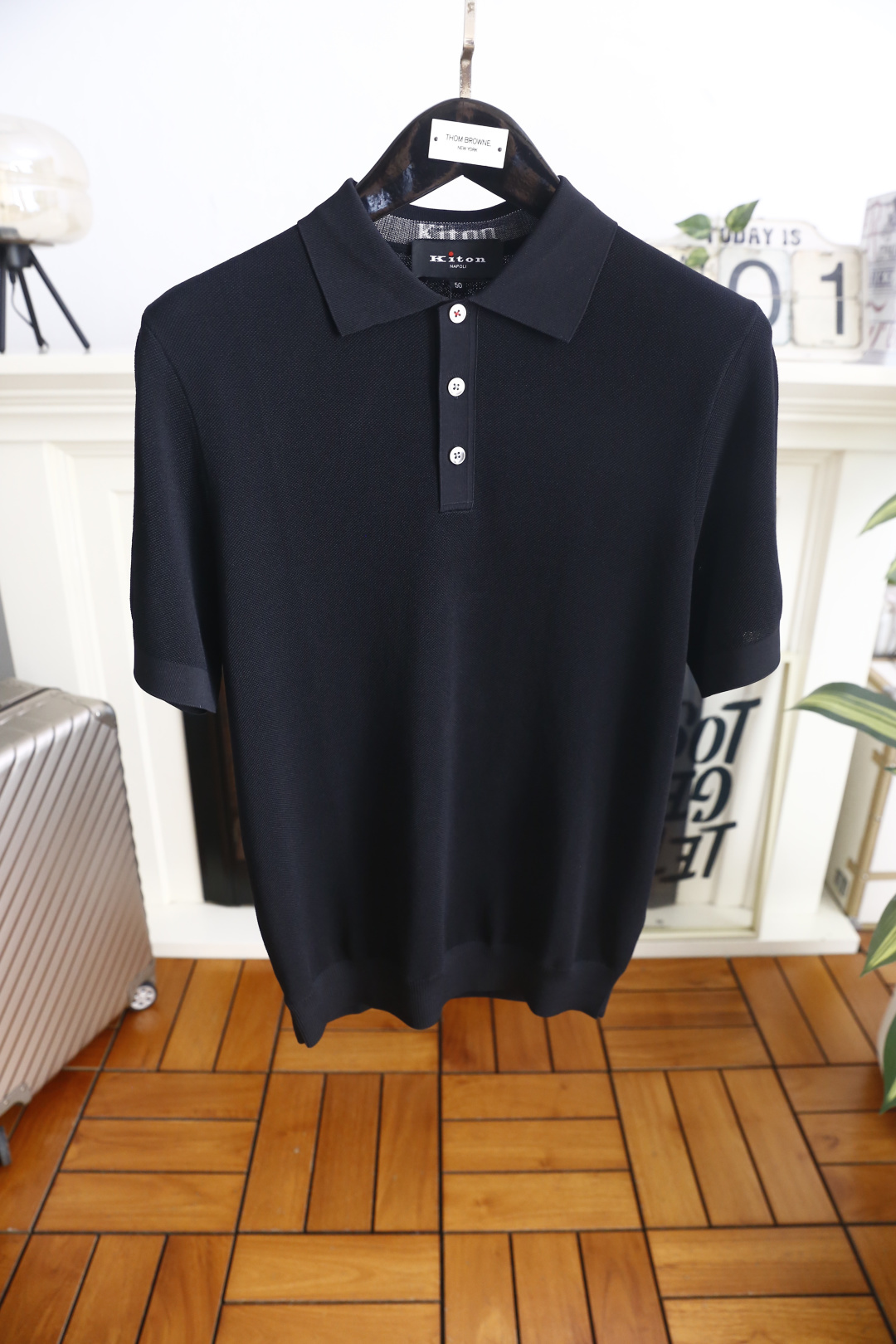 🔥kiton.26夏季新品🆕时尚男士百搭翻领POLO衫自带利落质感，经典翻领搭配三粒扣门襟，简约大气又不