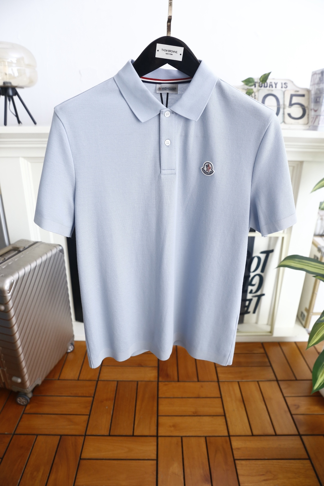 🔥蒙口.26夏季新品！时尚男士百搭POLO衫采用经典翻领设计，搭配门襟纽扣开合，穿脱便捷又不失利落感。左