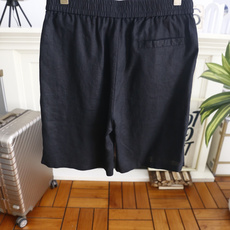 🔥Loro piana.26夏季新品!时尚男士百搭短裤🩳腰头采用半松紧设计,搭配单颗纽扣门襟,穿脱便捷且 🔥Loro piana.26夏季新品!时尚男士百搭短裤🩳腰头采用半松紧设计,搭配单颗纽扣门襟,穿脱便捷且