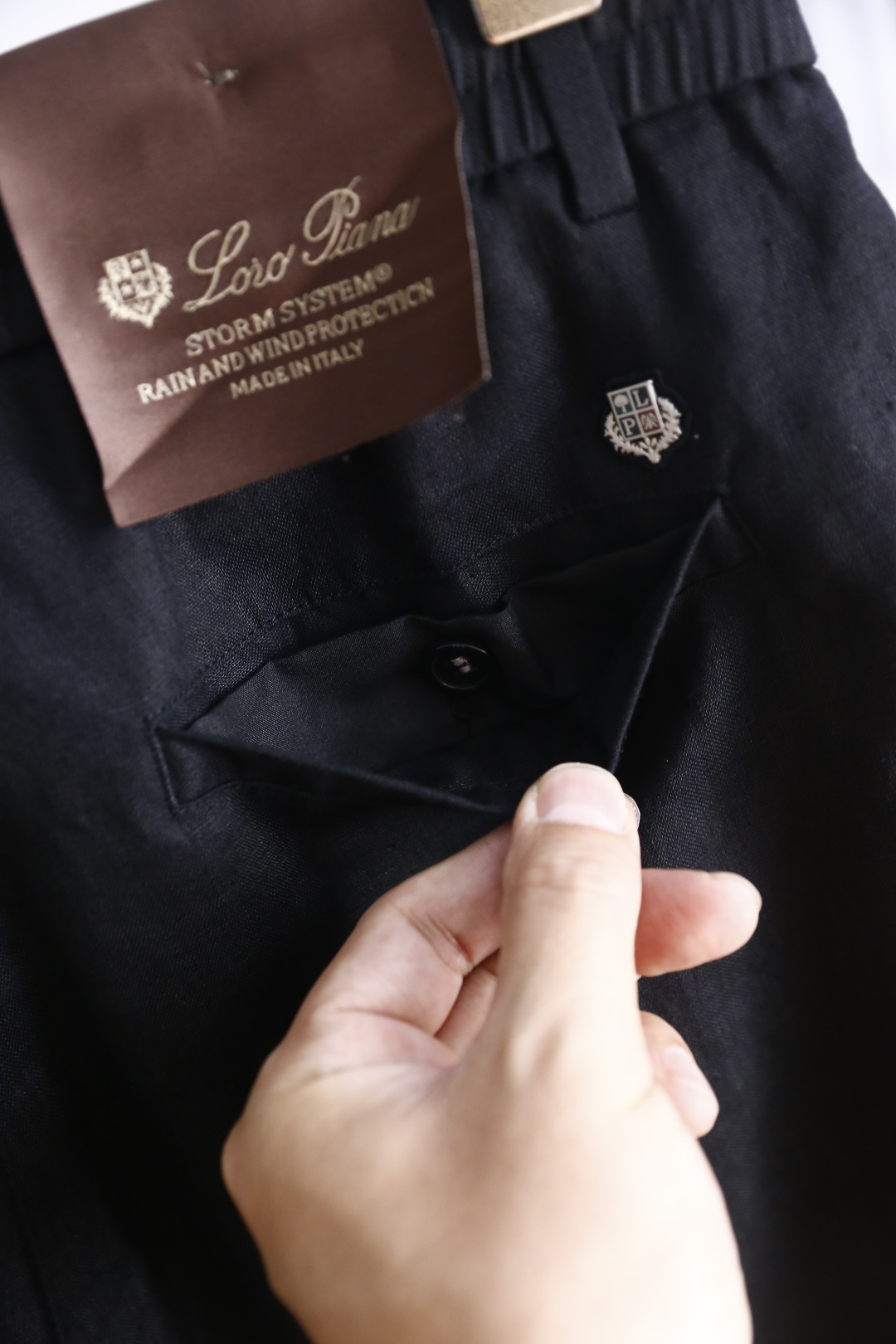 🔥Loro piana.26夏季新品！时尚男士薄款休闲长裤👍后腰松紧搭配金属头抽绳，可自由调节腰围大小，