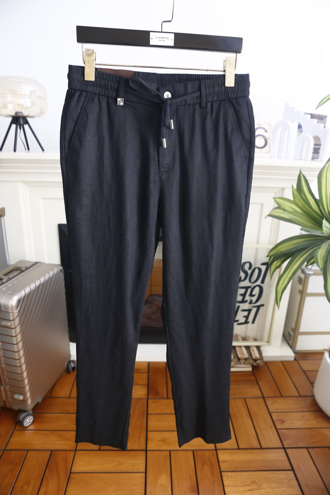 🔥Loro piana.26夏季新品！时尚男士薄款休闲长裤👍后腰松紧搭配金属头抽绳，可自由调节腰围大小，