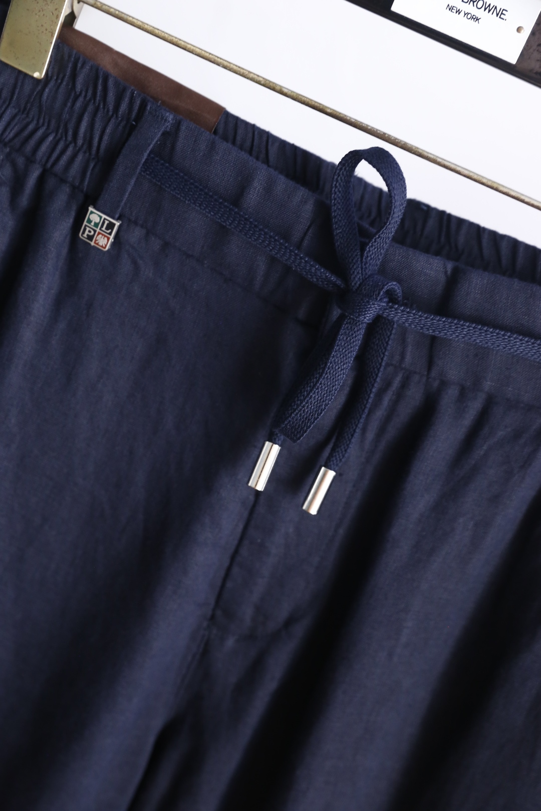 🔥Loro piana.26夏季新品！时尚男士薄款休闲长裤👍后腰松紧搭配金属头抽绳，可自由调节腰围大小，