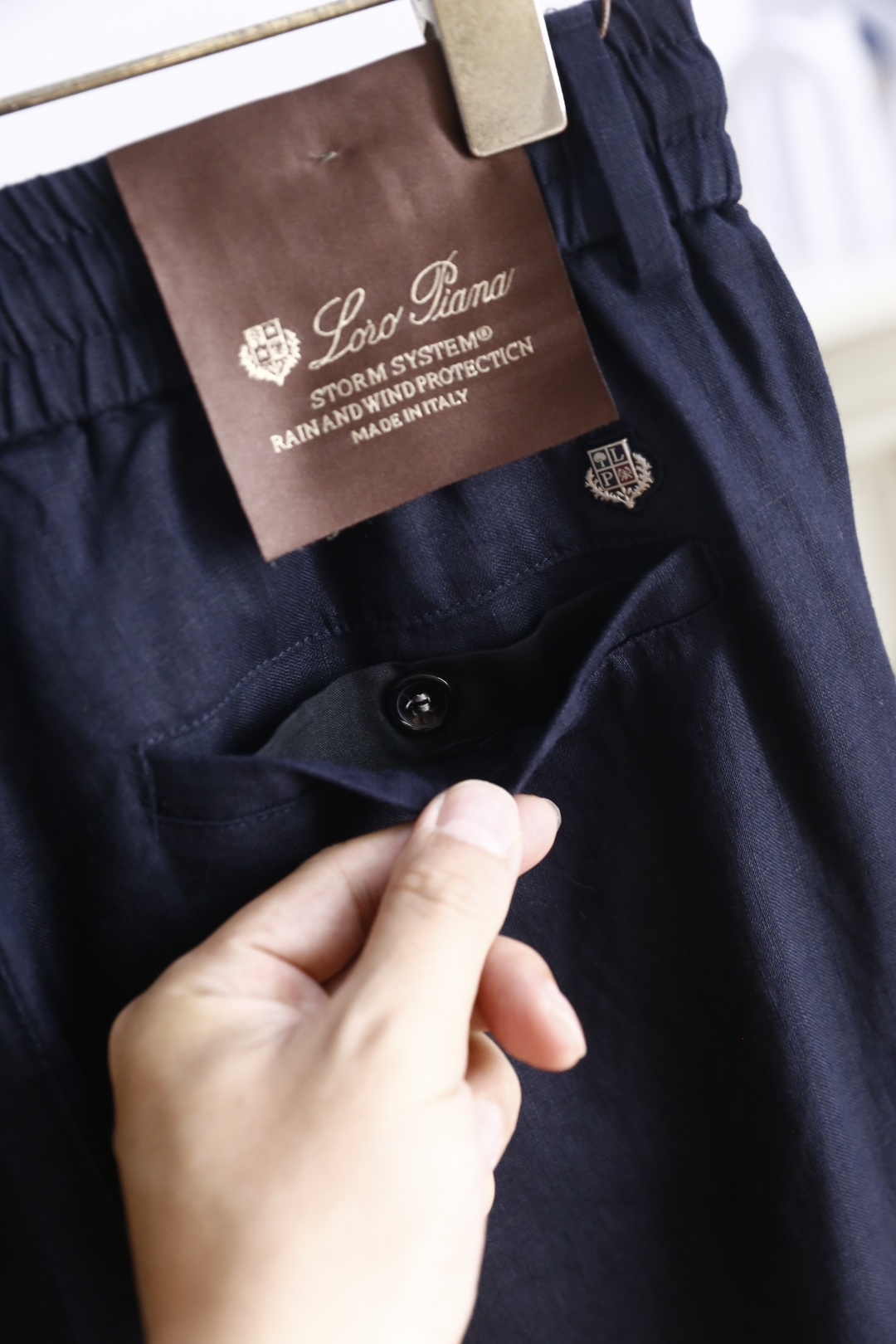 🔥Loro piana.26夏季新品！时尚男士薄款休闲长裤👍后腰松紧搭配金属头抽绳，可自由调节腰围大小，