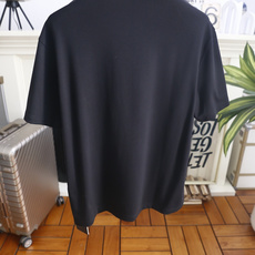 🔥纪梵希.26夏季新品!时尚男士百搭短袖👍经典小圆领剪裁贴合脖颈线条,胸前立体压印品牌标识低调精致,利落 🔥纪梵希.26夏季新品!时尚男士百搭短袖👍经典小圆领剪裁贴合脖颈线条,胸前立体压印品牌标识低调精致,利落
