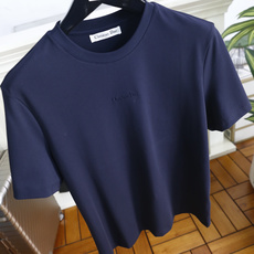 🔥迪奥.26夏季新品!时尚男士简约利落的圆领短袖版型,整体剪裁合身得体,上身舒展自在。胸口精致立体的品牌 🔥迪奥.26夏季新品!时尚男士简约利落的圆领短袖版型,整体剪裁合身得体,上身舒展自在。胸口精致立体的品牌