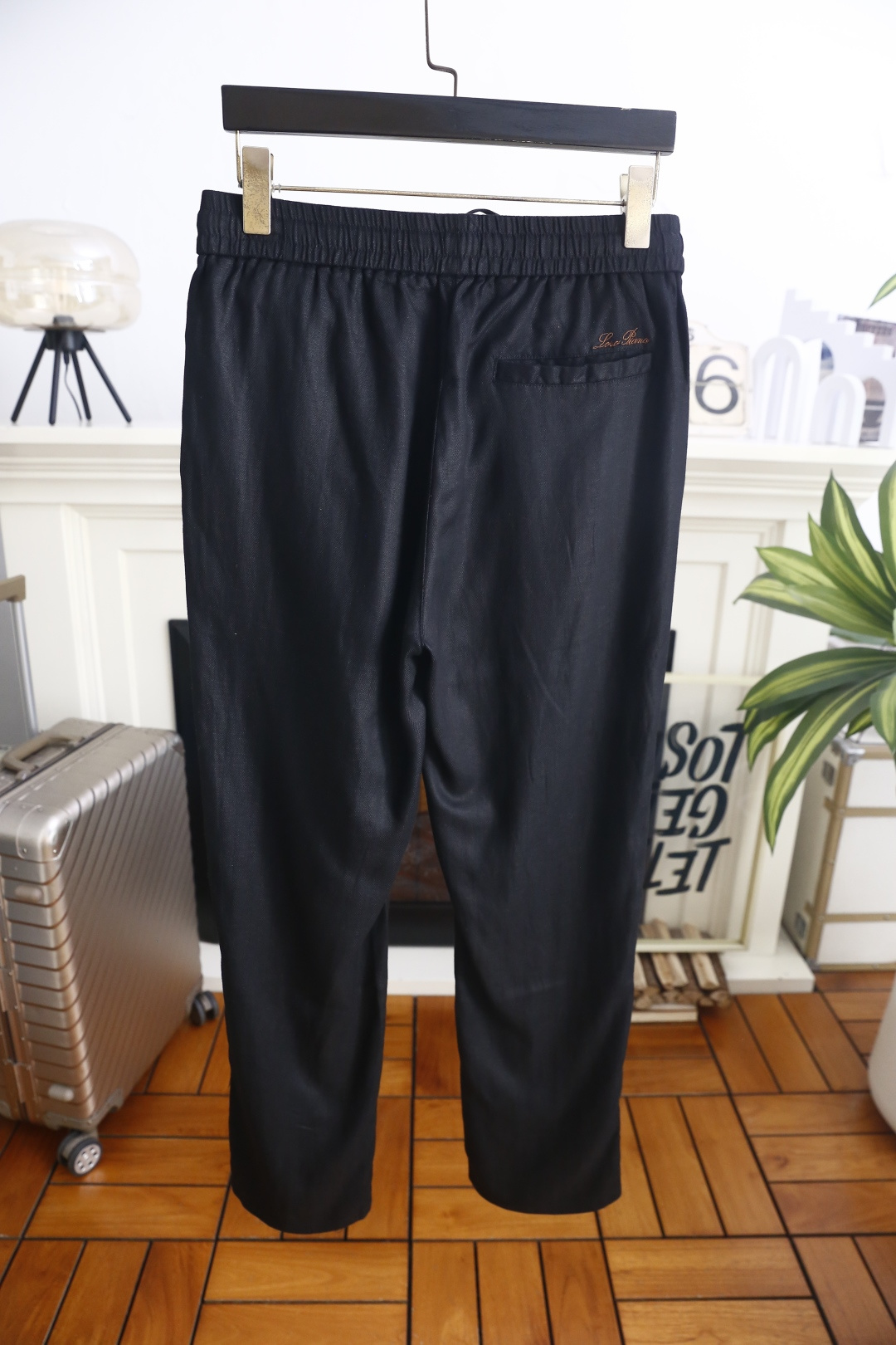 🔥Loro piana.26夏季新品！时尚男士百搭休闲长裤👍松紧腰头搭配撞色抽绳设计，侧边设有嵌入式口袋