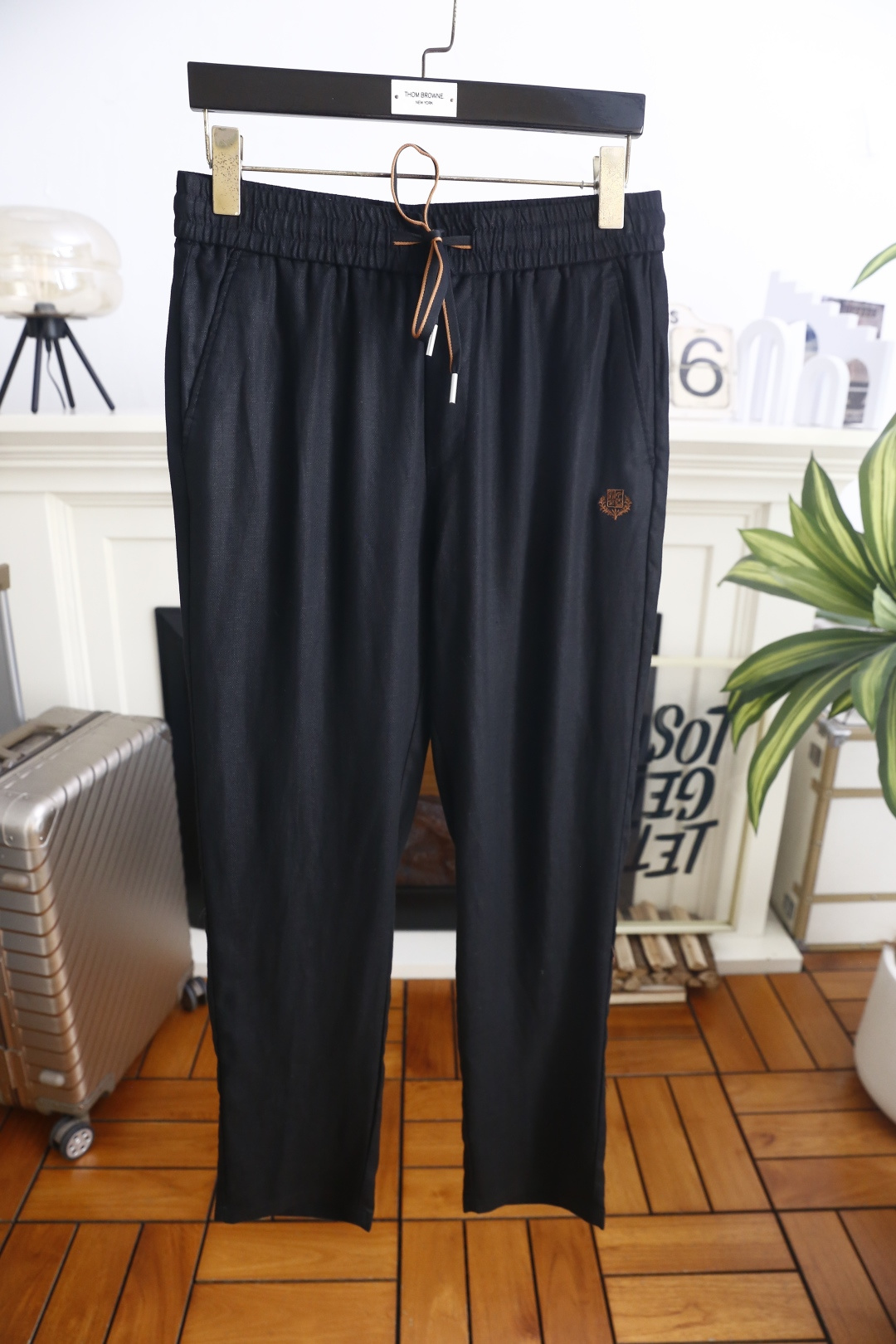 🔥Loro piana.26夏季新品！时尚男士百搭休闲长裤👍松紧腰头搭配撞色抽绳设计，侧边设有嵌入式口袋