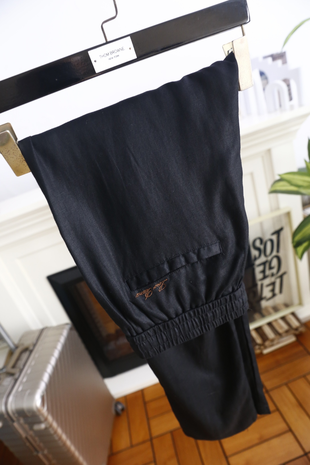 🔥Loro piana.26夏季新品！时尚男士百搭休闲长裤👍松紧腰头搭配撞色抽绳设计，侧边设有嵌入式口袋