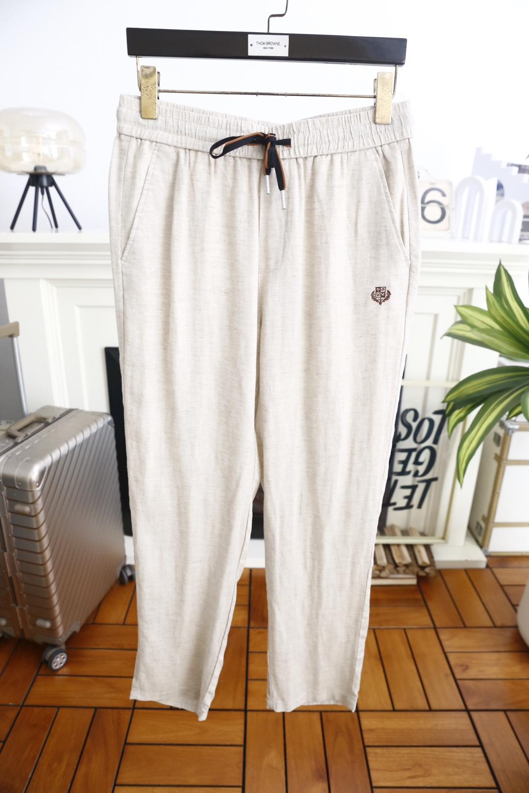 🔥Loro piana.26夏季新品！时尚男士百搭休闲长裤👍松紧腰头搭配撞色抽绳设计，侧边设有嵌入式口袋