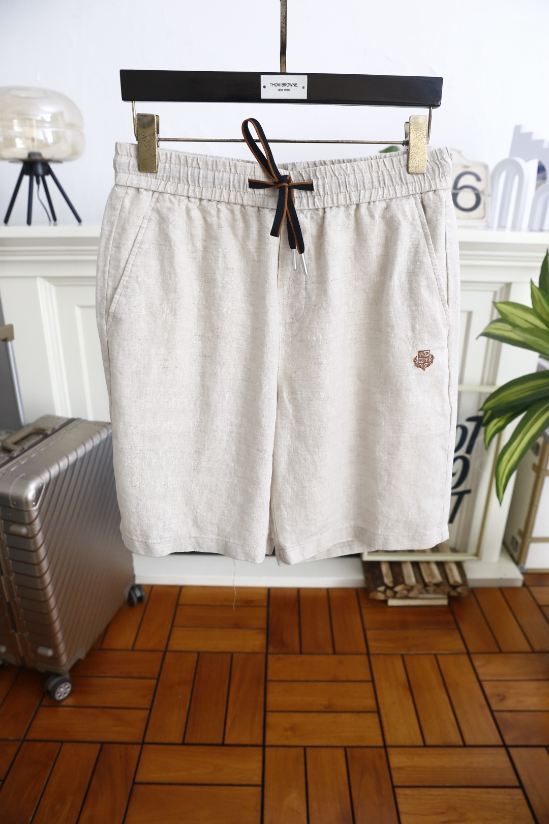 🔥Loro piana.26夏季新品！时尚男士百搭短裤🩳松紧弹力腰头搭配撞色抽绳系带，侧边设置斜插口袋，