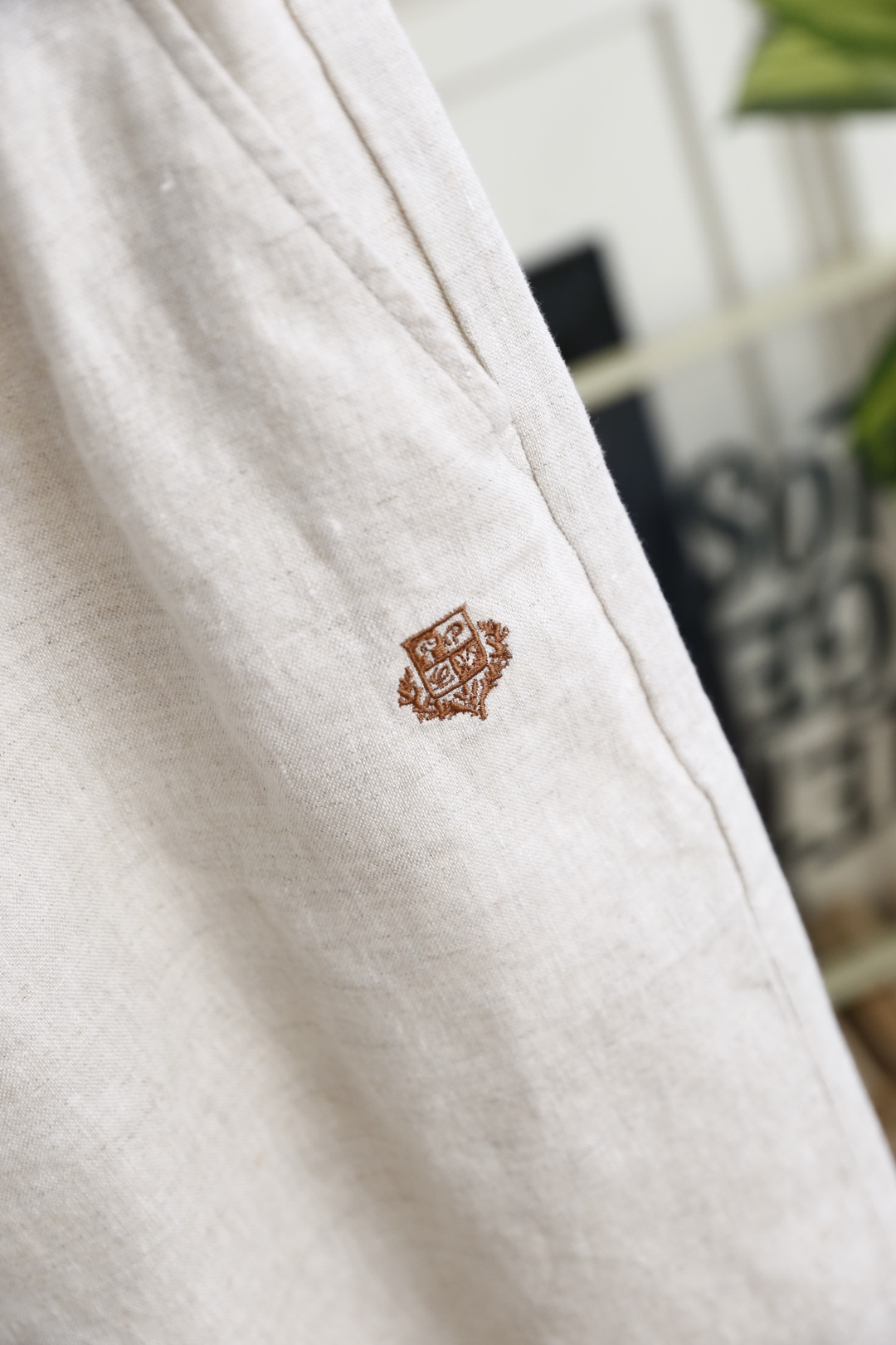 🔥Loro piana.26夏季新品！时尚男士百搭短裤🩳松紧弹力腰头搭配撞色抽绳系带，侧边设置斜插口袋，